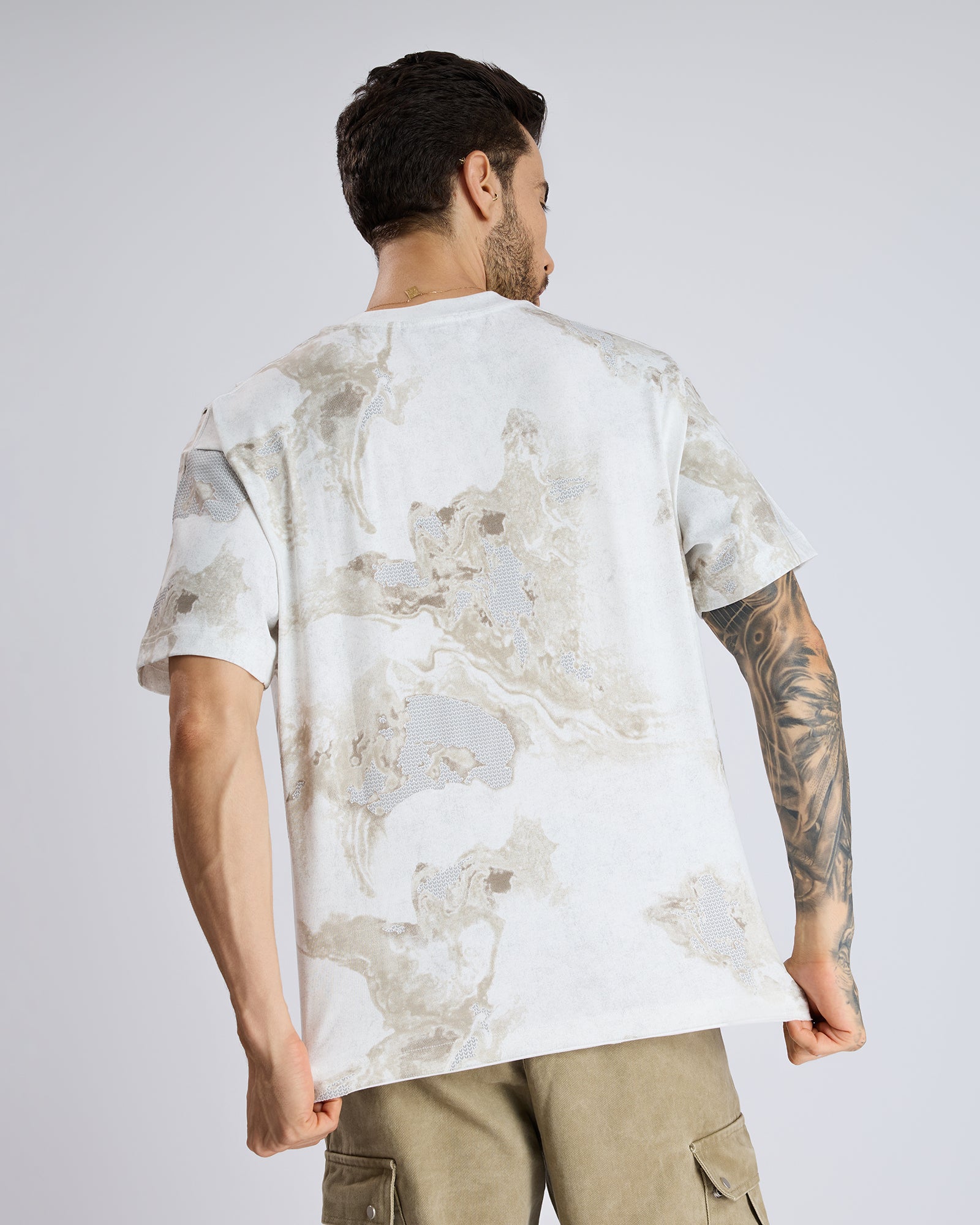 MARBLE PATTERNED GRAPHIC T-SHIRT