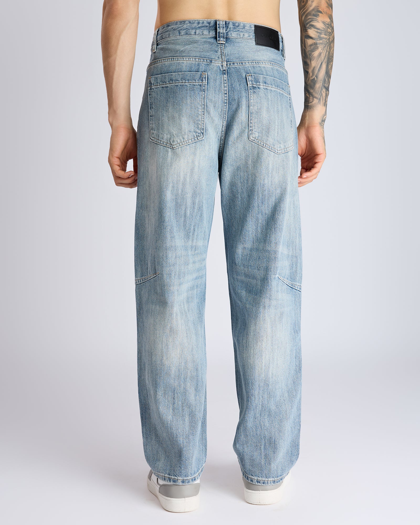 WASHED RELAXED DENIM JEANS