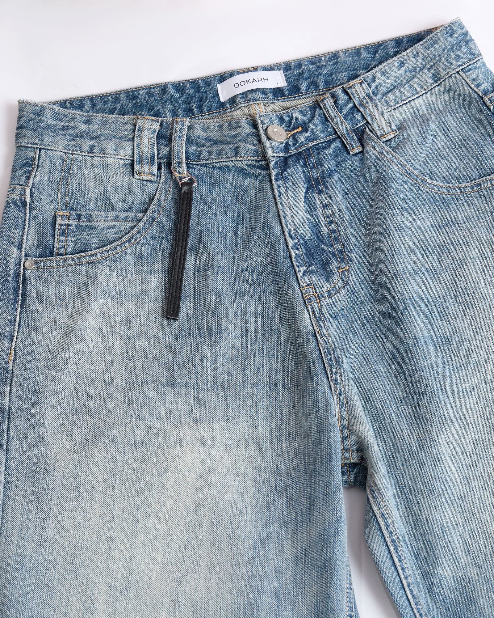 WASHED RELAXED DENIM JEANS