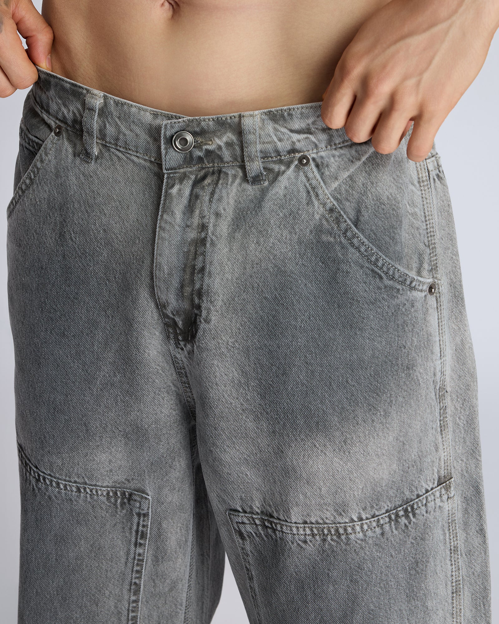 SEAMED WIDE-LEG JEANS