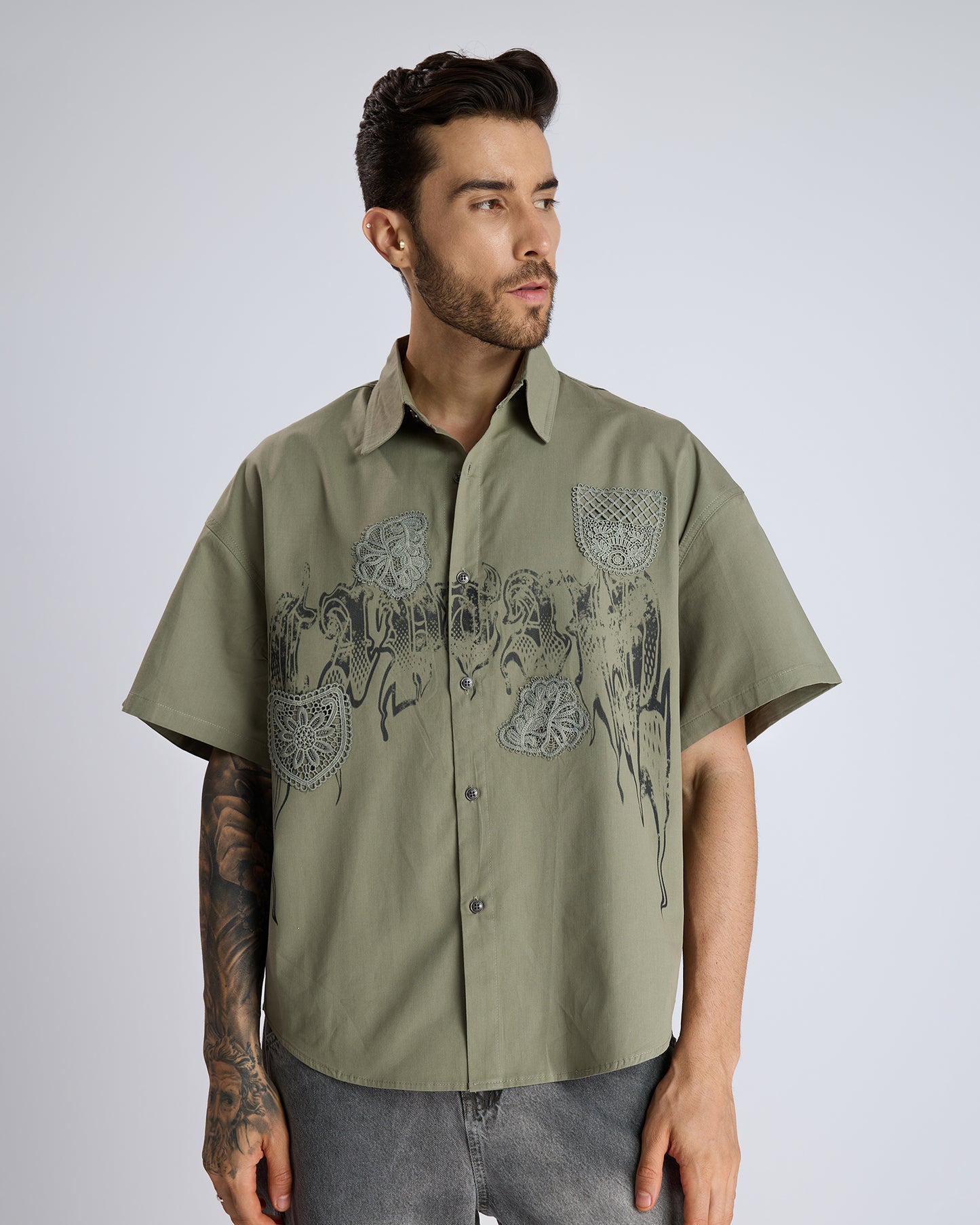 EMBROIDERED SHIRT WITH ABSTRACT DETAIL