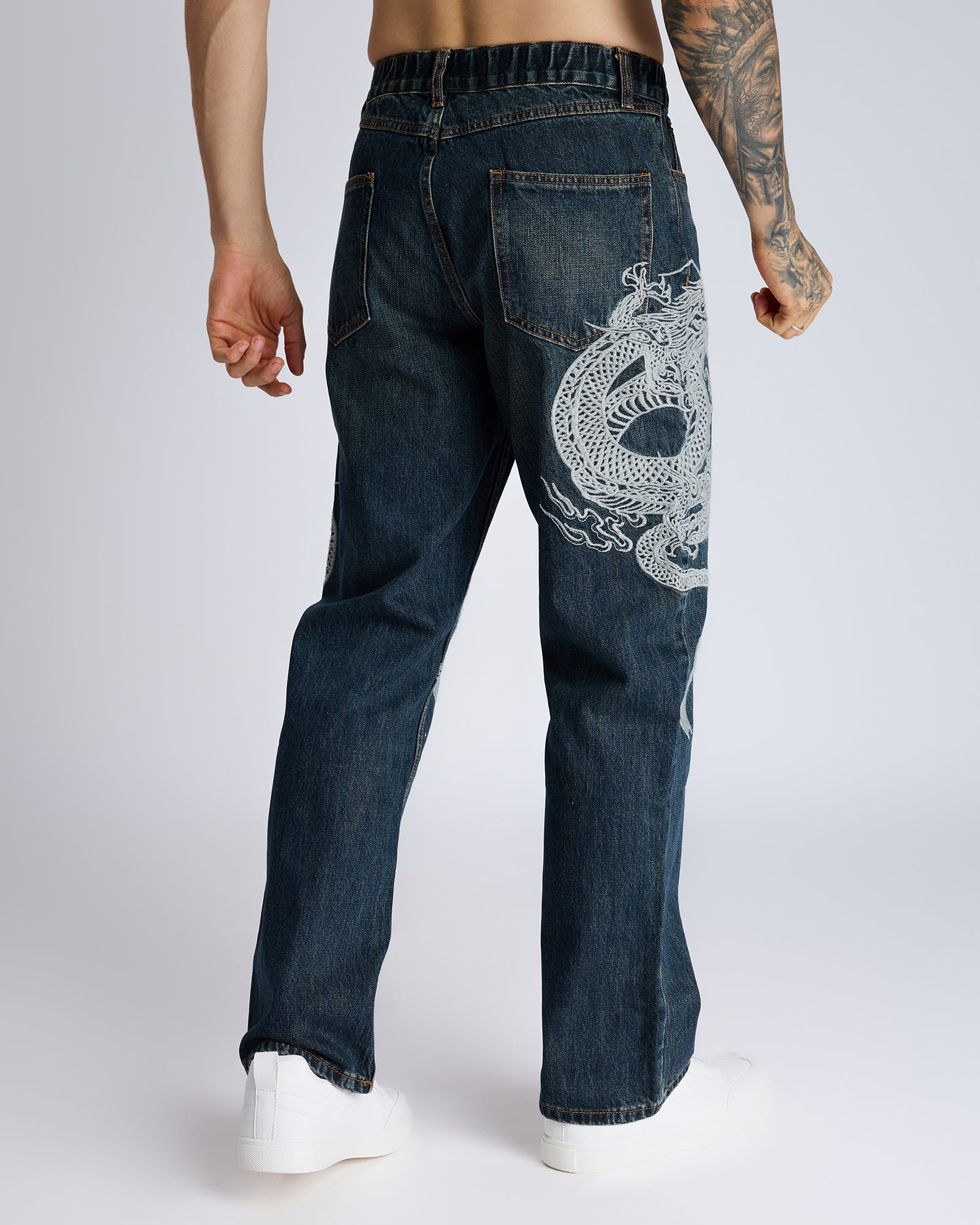 STRAIGHT-LEG JEANS WITH DRAGON EMBROIDERY