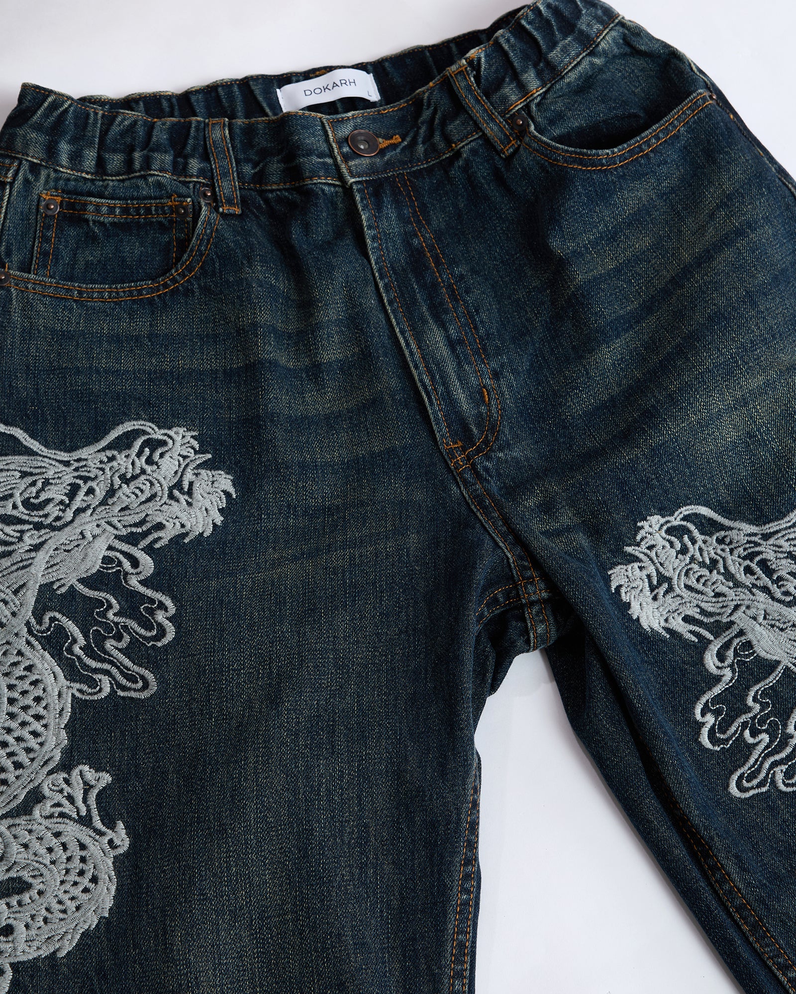 STRAIGHT-LEG JEANS WITH DRAGON EMBROIDERY