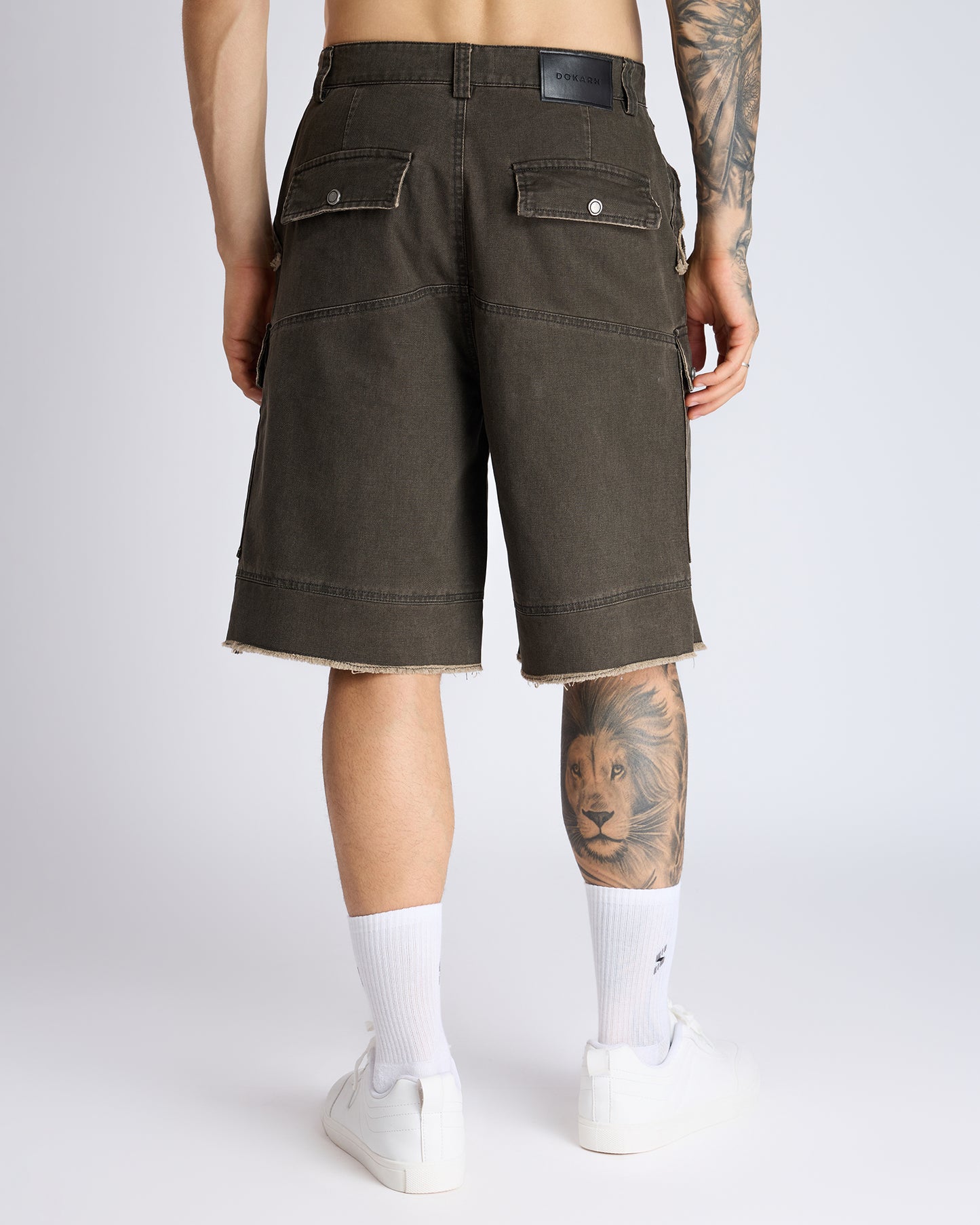 CARGO POCKET DENIM SHORTS