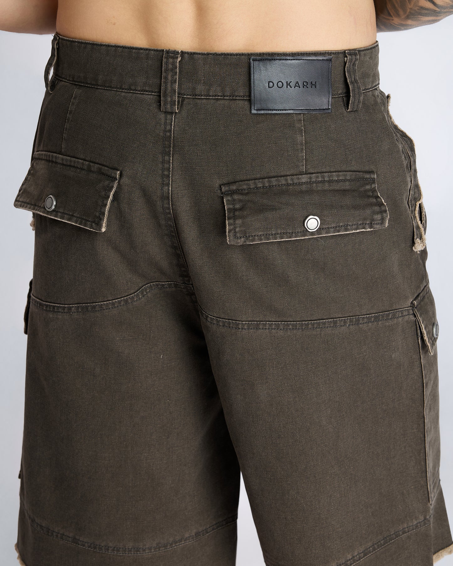 CARGO POCKET DENIM SHORTS
