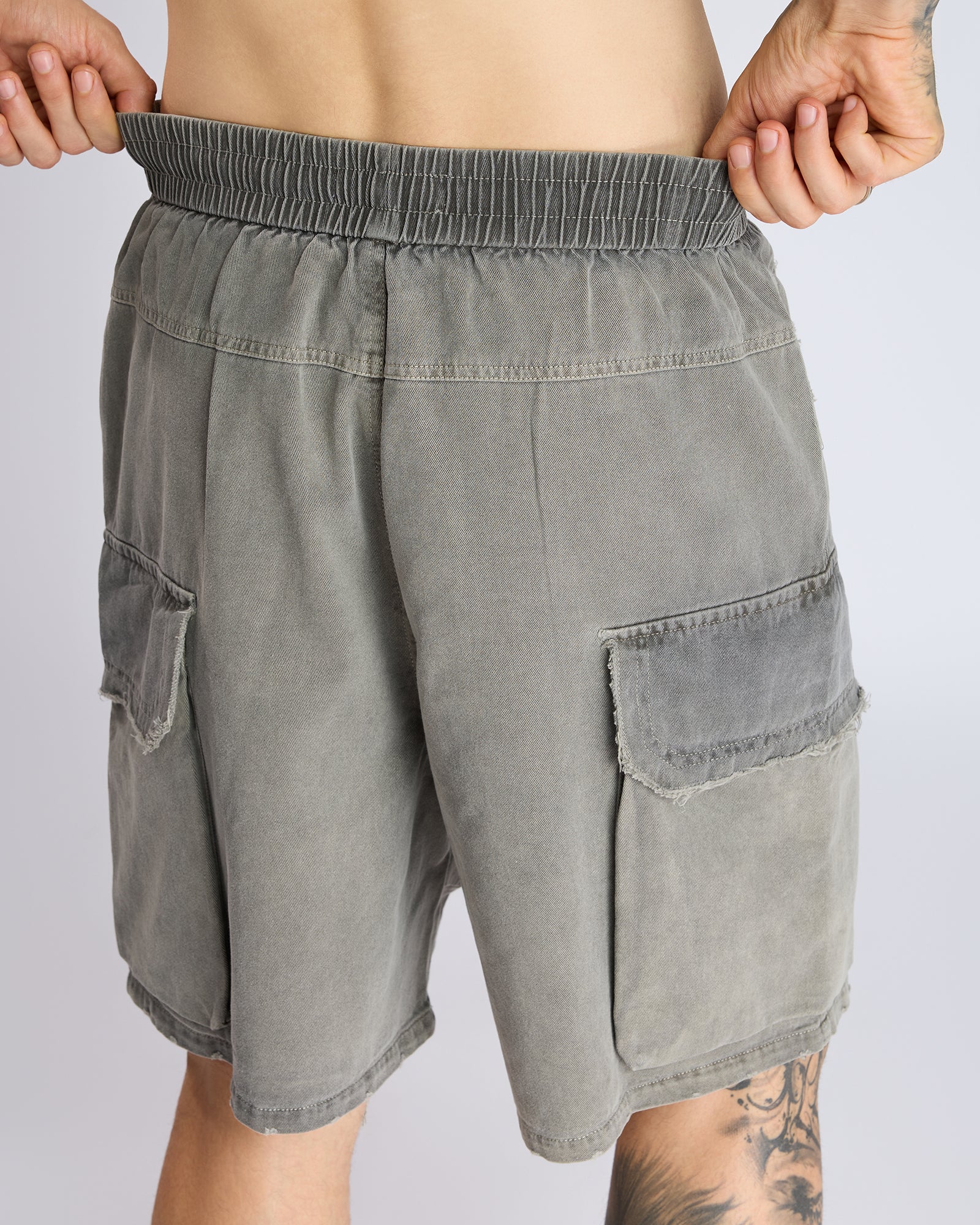 OVERSIZED FLAP-POCKET SHORTS