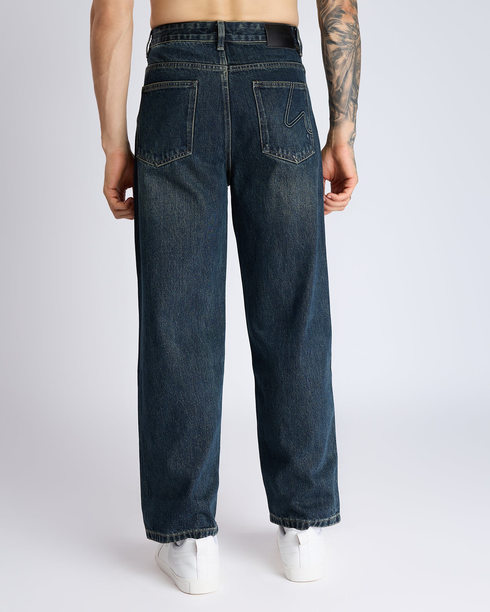 STRAIGHT-LEG MID-WASH JEANS