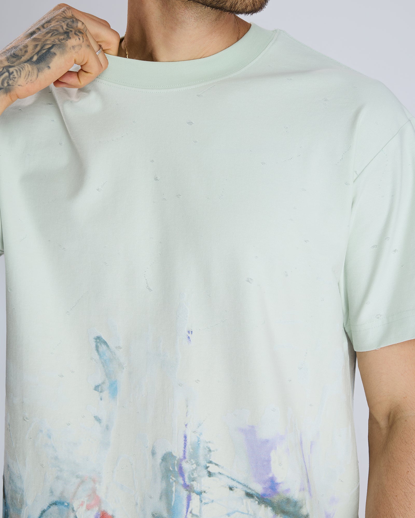 DISTRESSED ART PRINT T-SHIRT