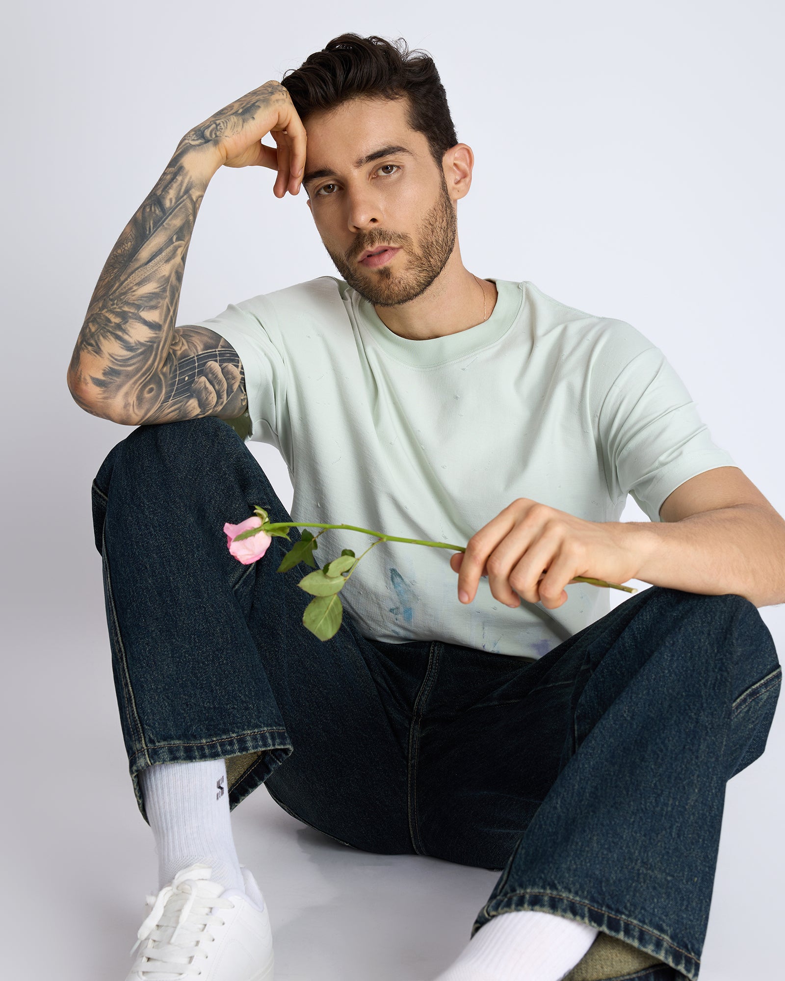 DISTRESSED ART PRINT T-SHIRT