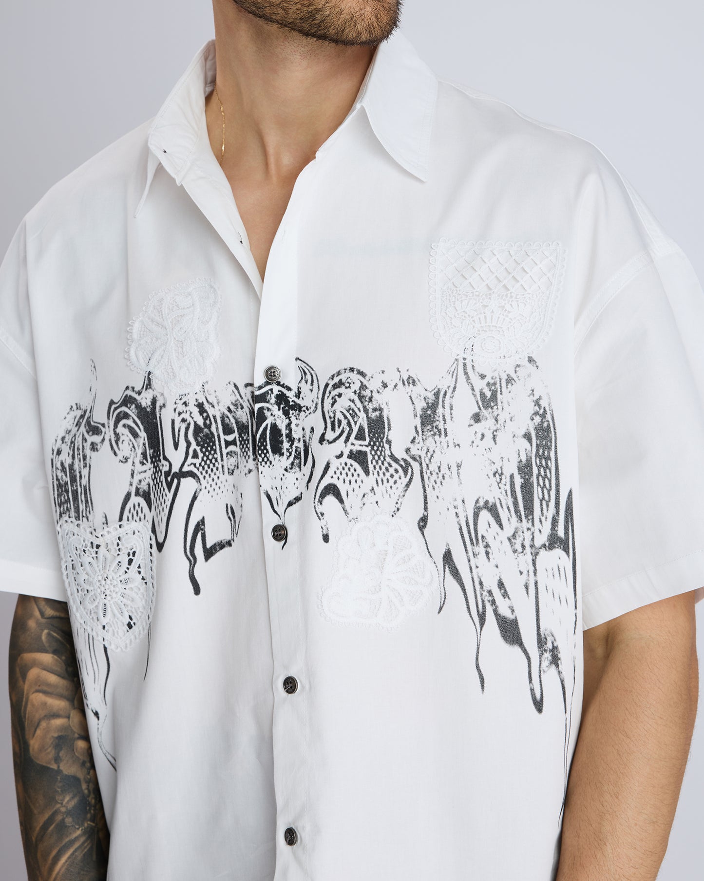 EMBROIDERED SKETCH SHIRT