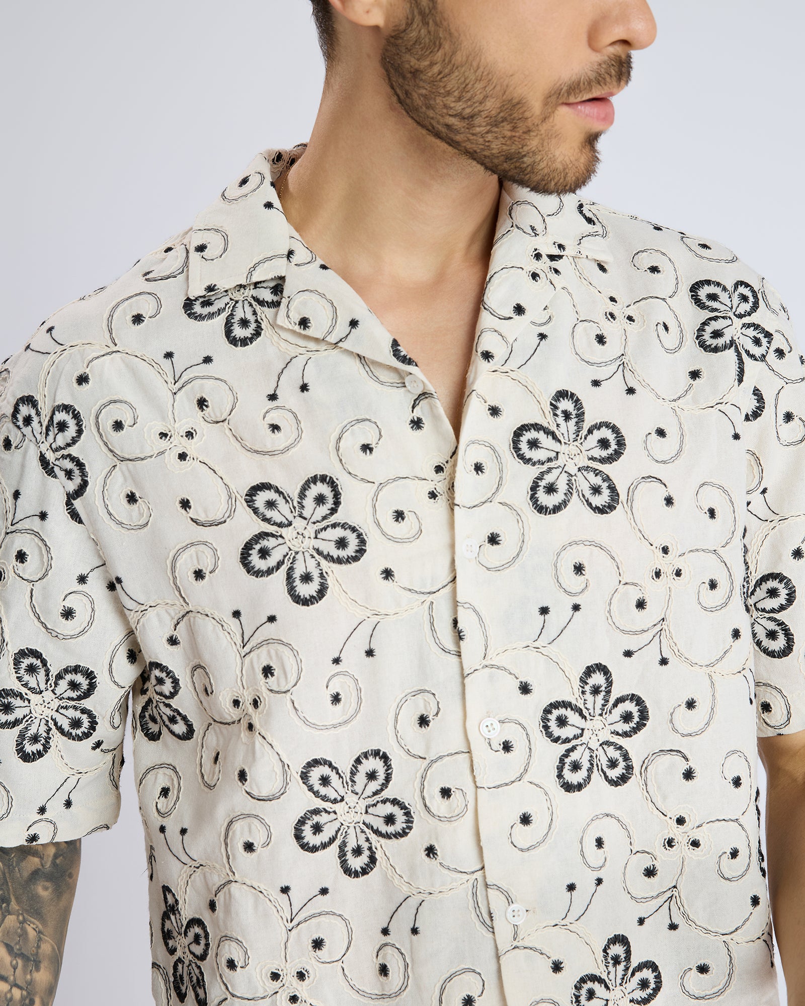 OFF-WHITE CUBAN SHIRT WITH THREAD EMBROIDERY