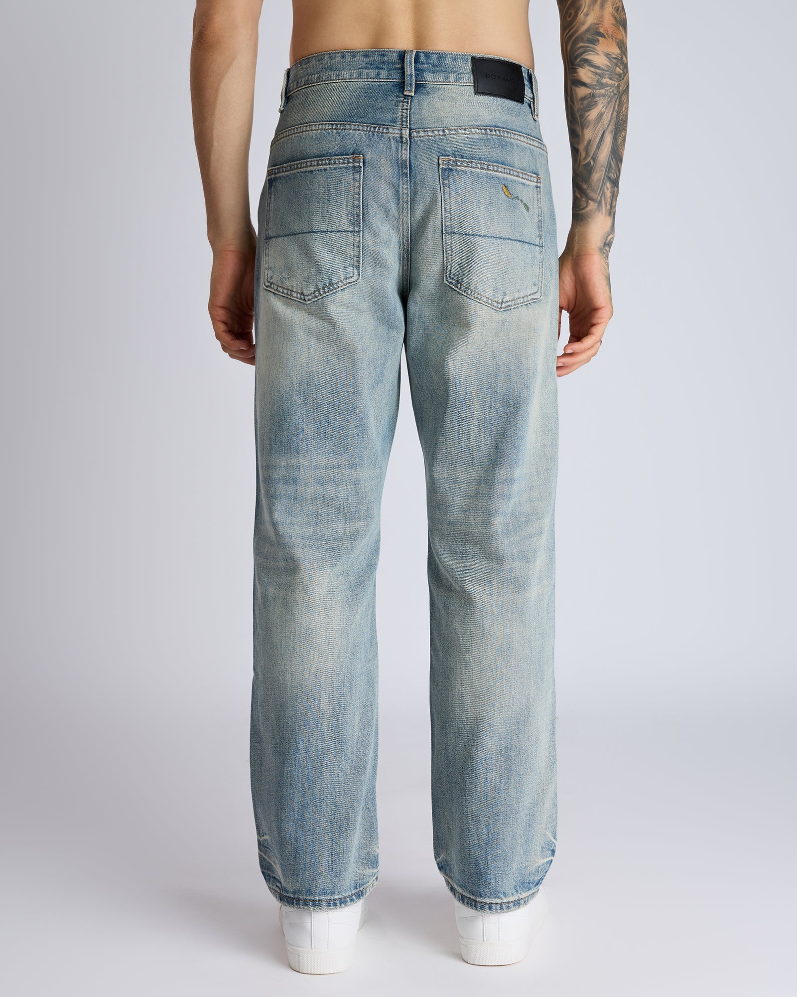 LIGHT BLUE STRAIGHT-LEG JEANS