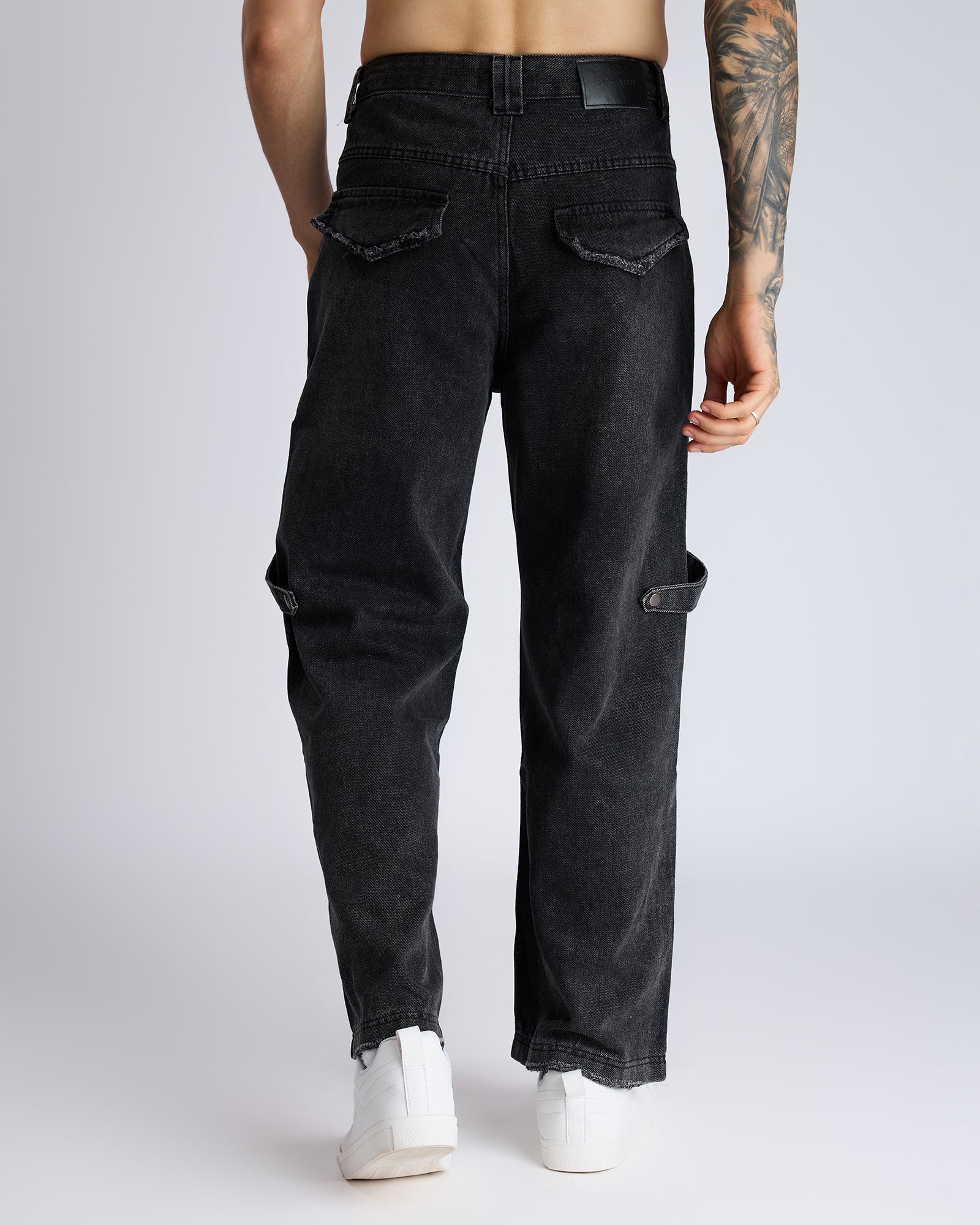 BLACK WIDE-LEG CARGO DENIMS