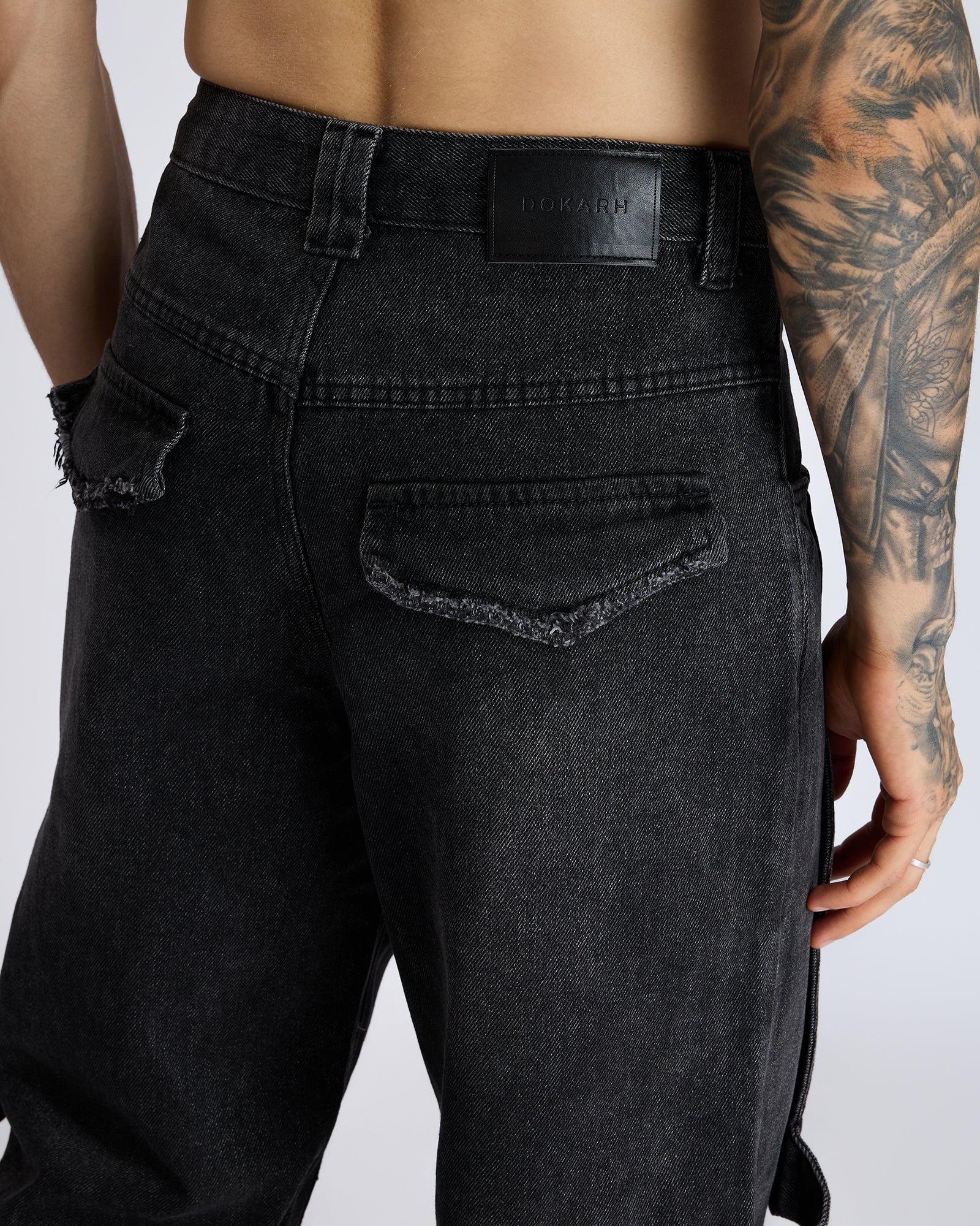 BLACK WIDE-LEG CARGO DENIMS