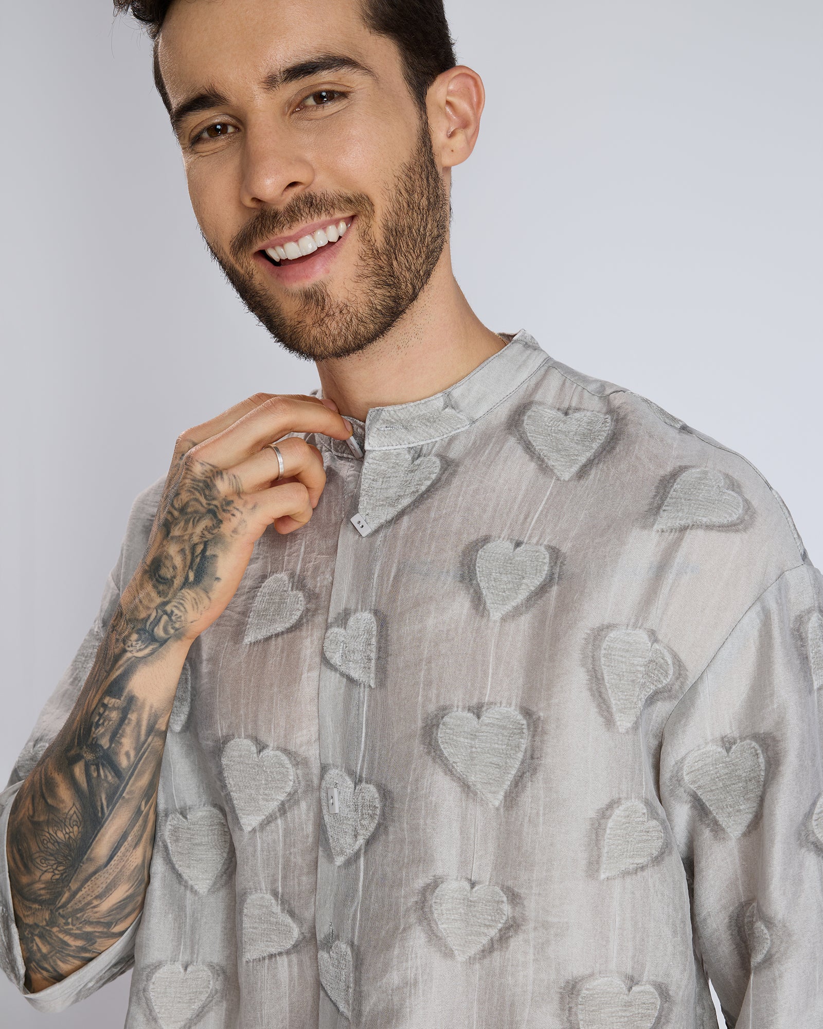 TEXTURED MANDARIN COLLAR SHIRT
