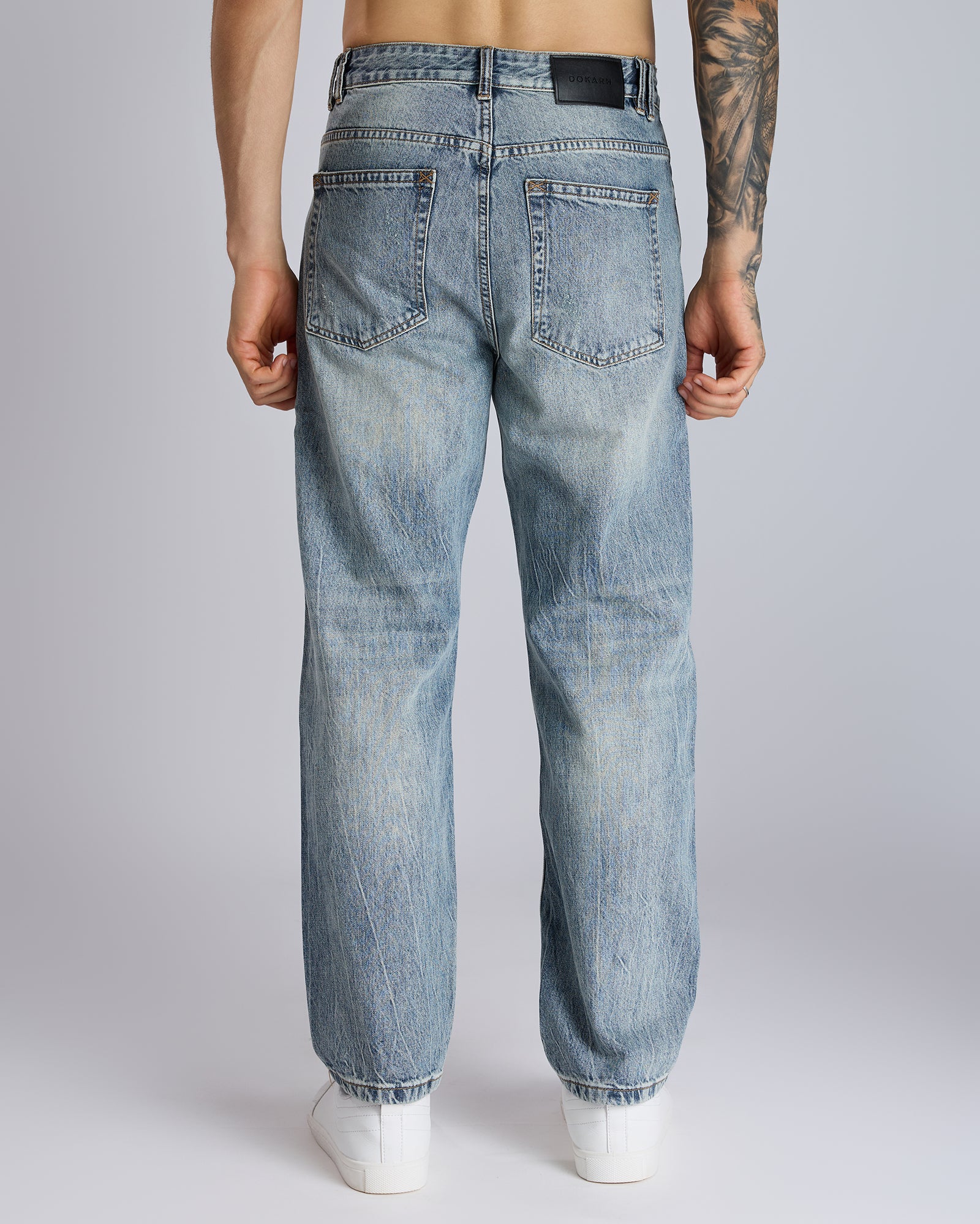STRAIGHT-LEG JEANS IN FADED BLUE