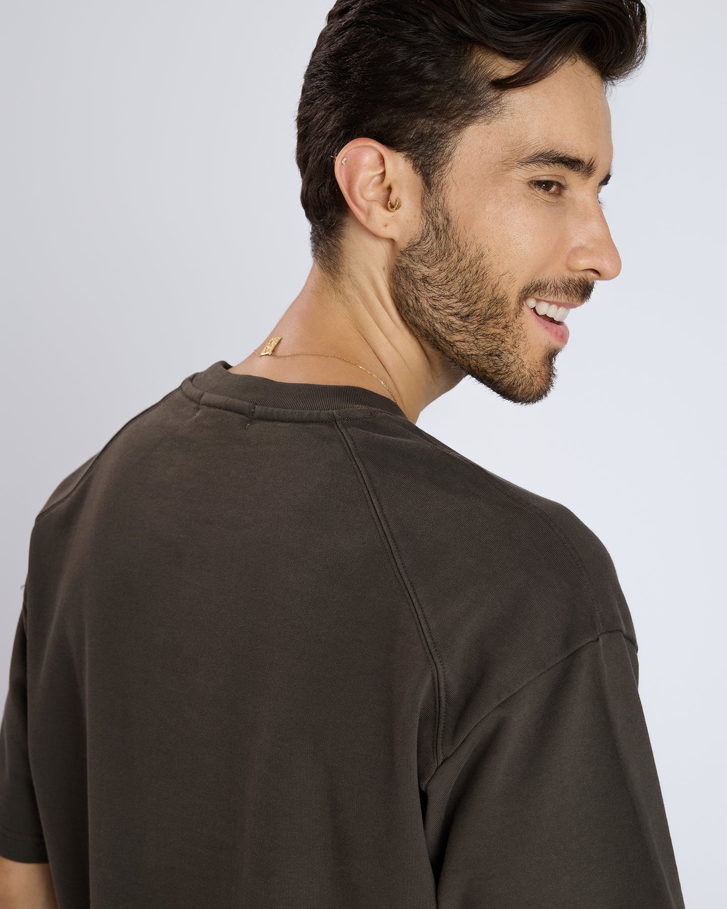 OVERSIZED GRAPHIC BROWN T-SHIRT