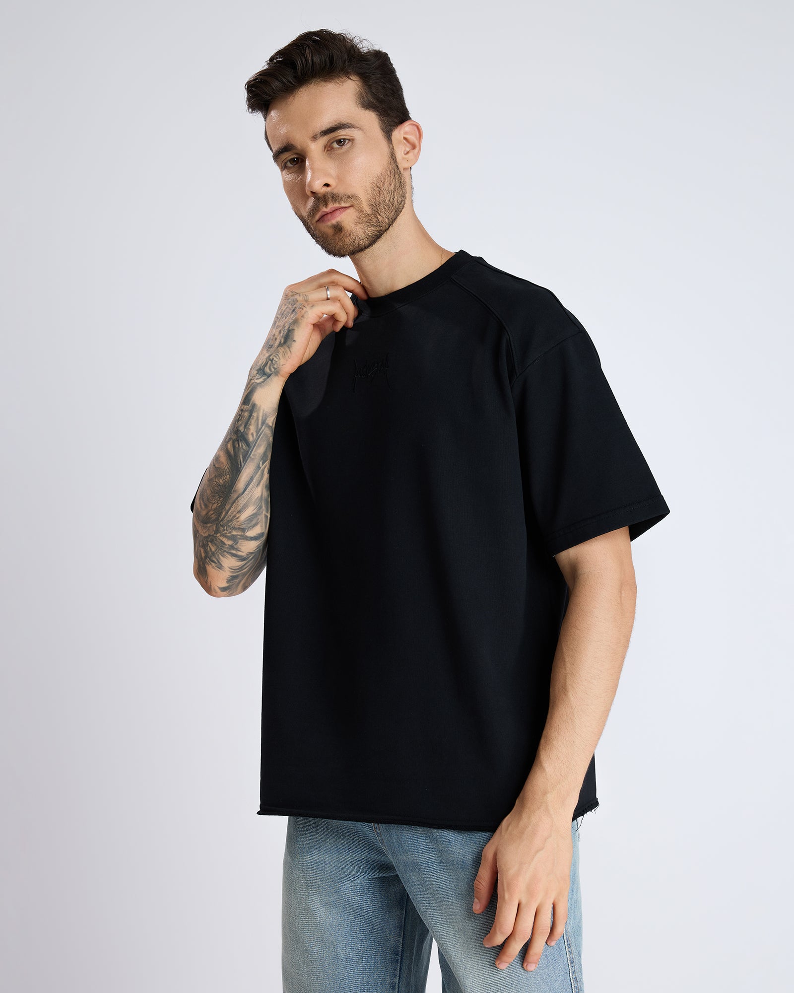 BASIC OVERSIZED BLACK T-SHIRT
