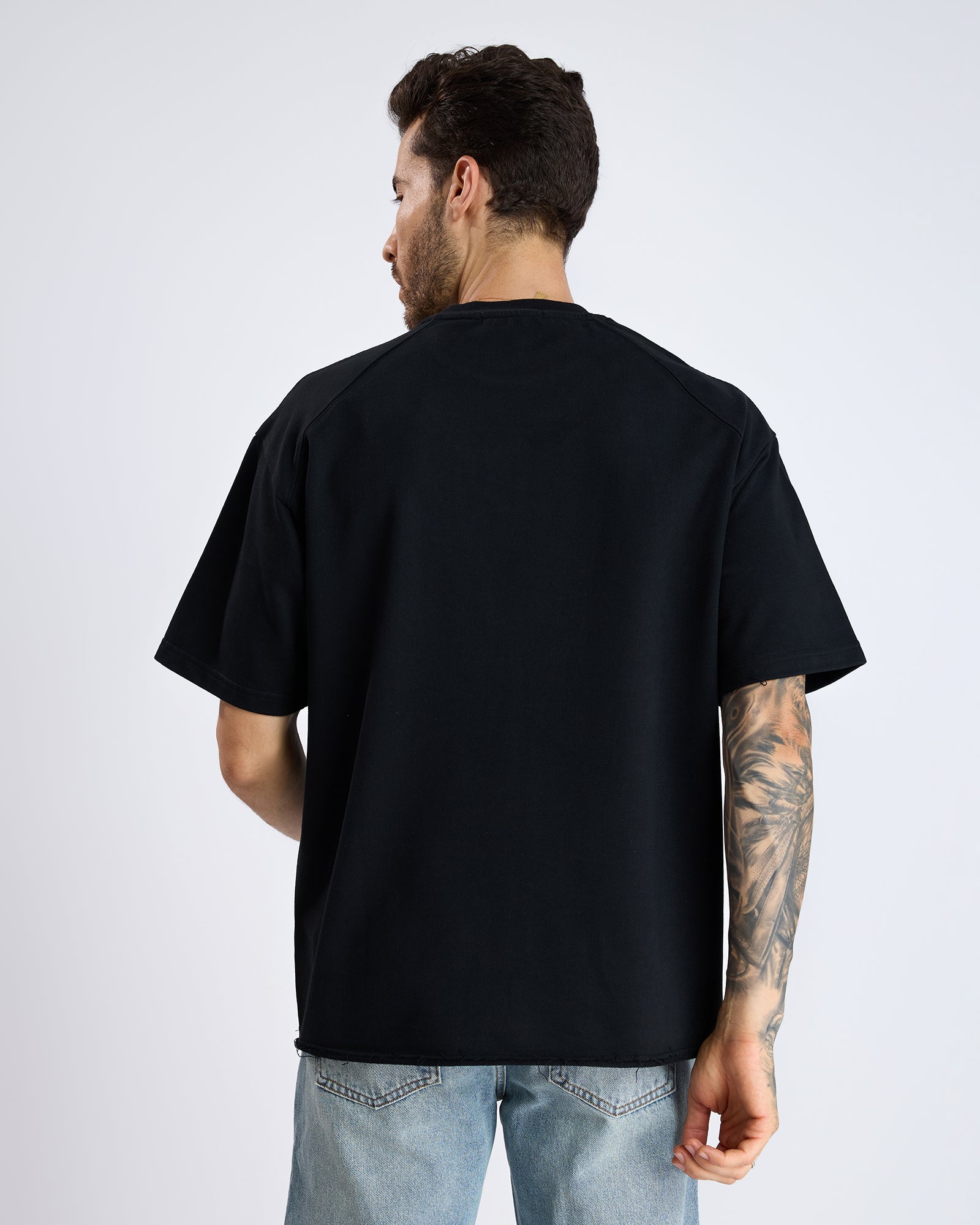 BASIC OVERSIZED BLACK T-SHIRT