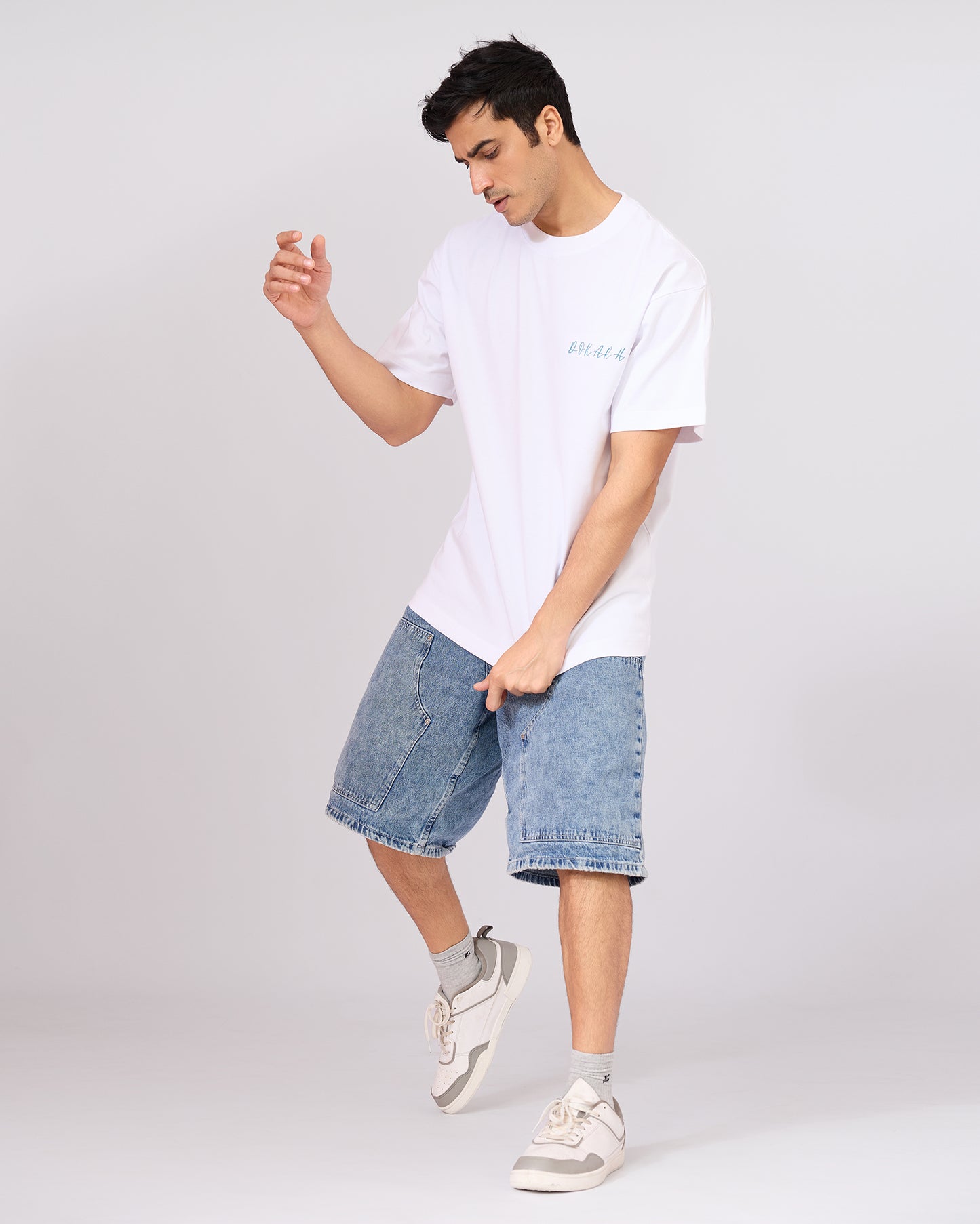 WHITE BUTTERFLY OVERSIZED T-SHIRT