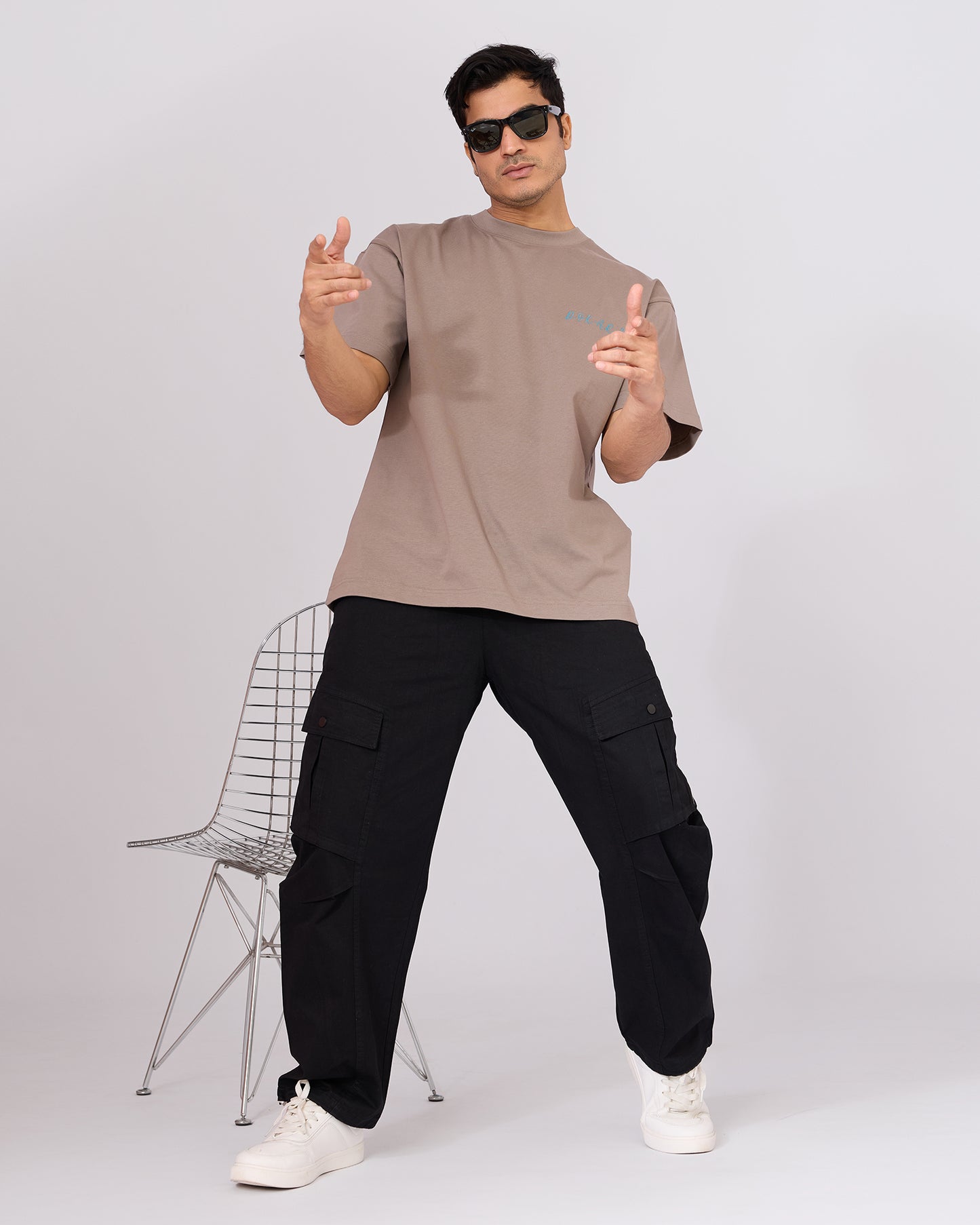 STONE GREY INSECT OVERSIZED T-SHIRT
