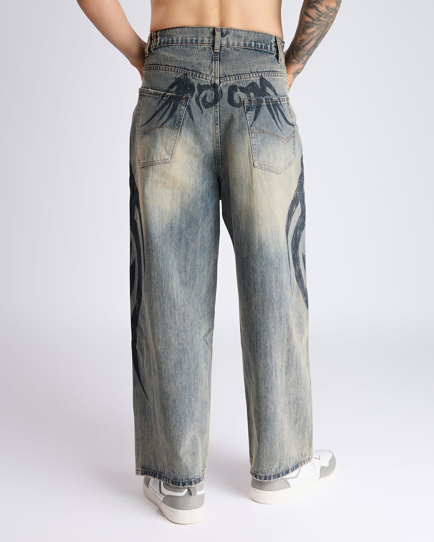 WASHED BAGGY JEANS
