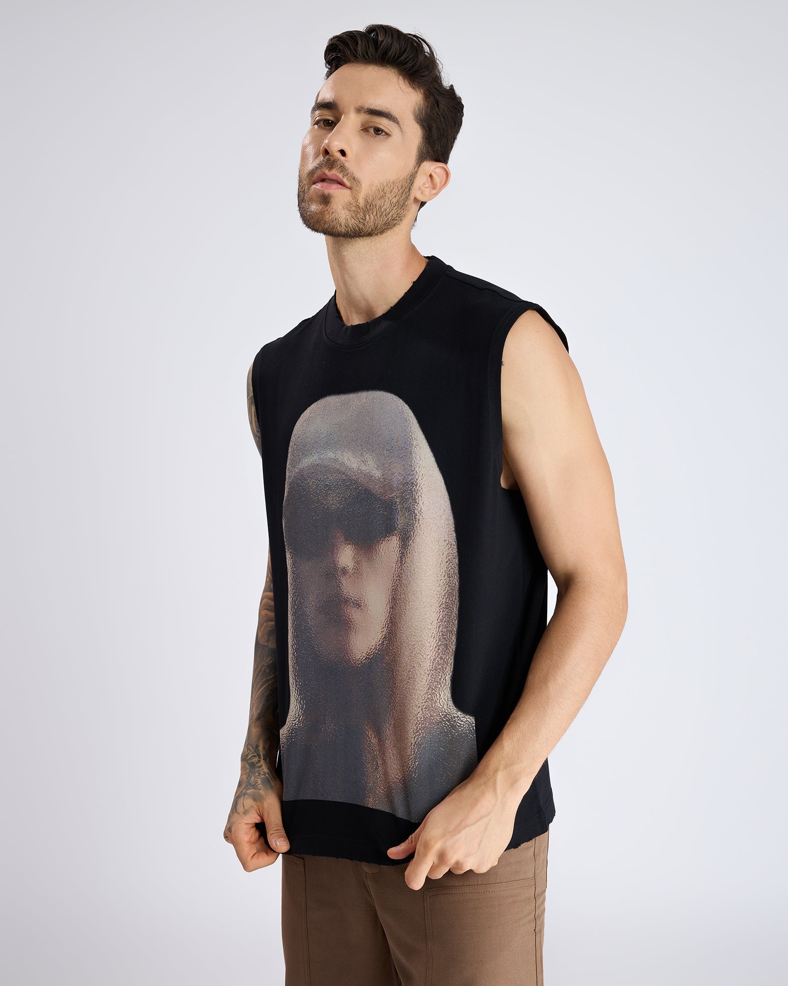 DISTORTED PRINT TANK T-SHIRT