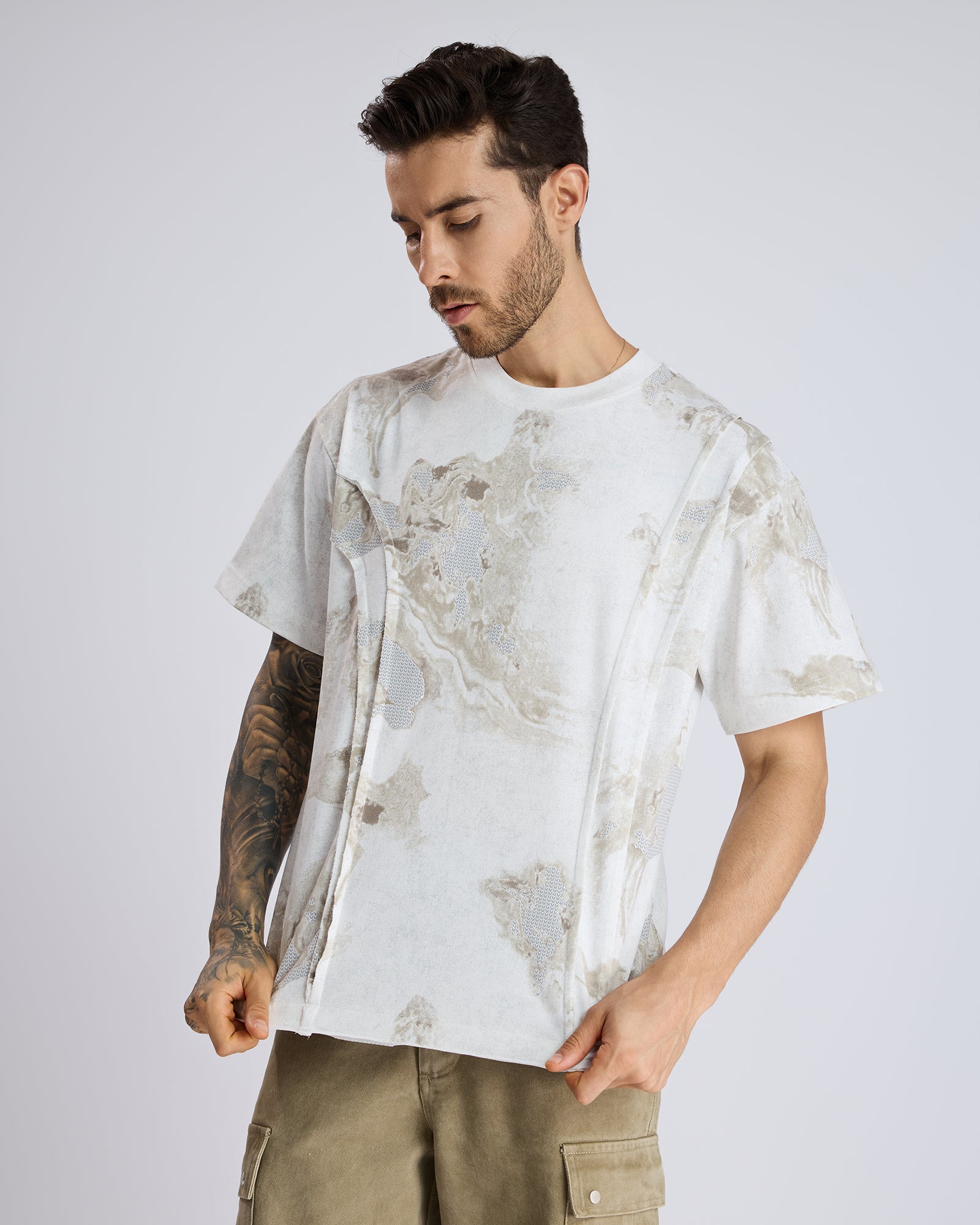 MARBLE PATTERNED GRAPHIC T-SHIRT