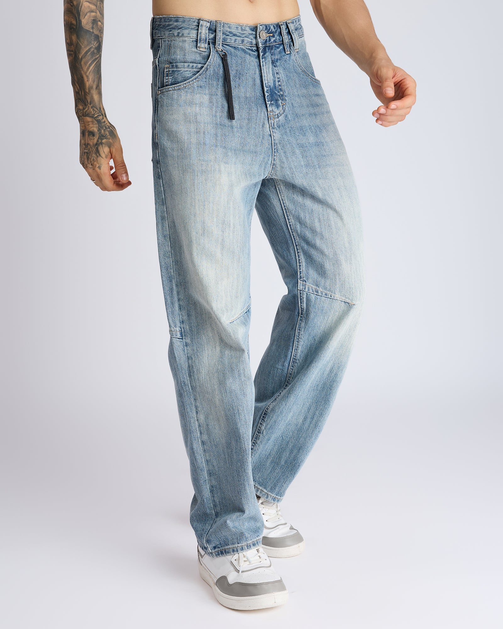 WASHED RELAXED DENIM JEANS