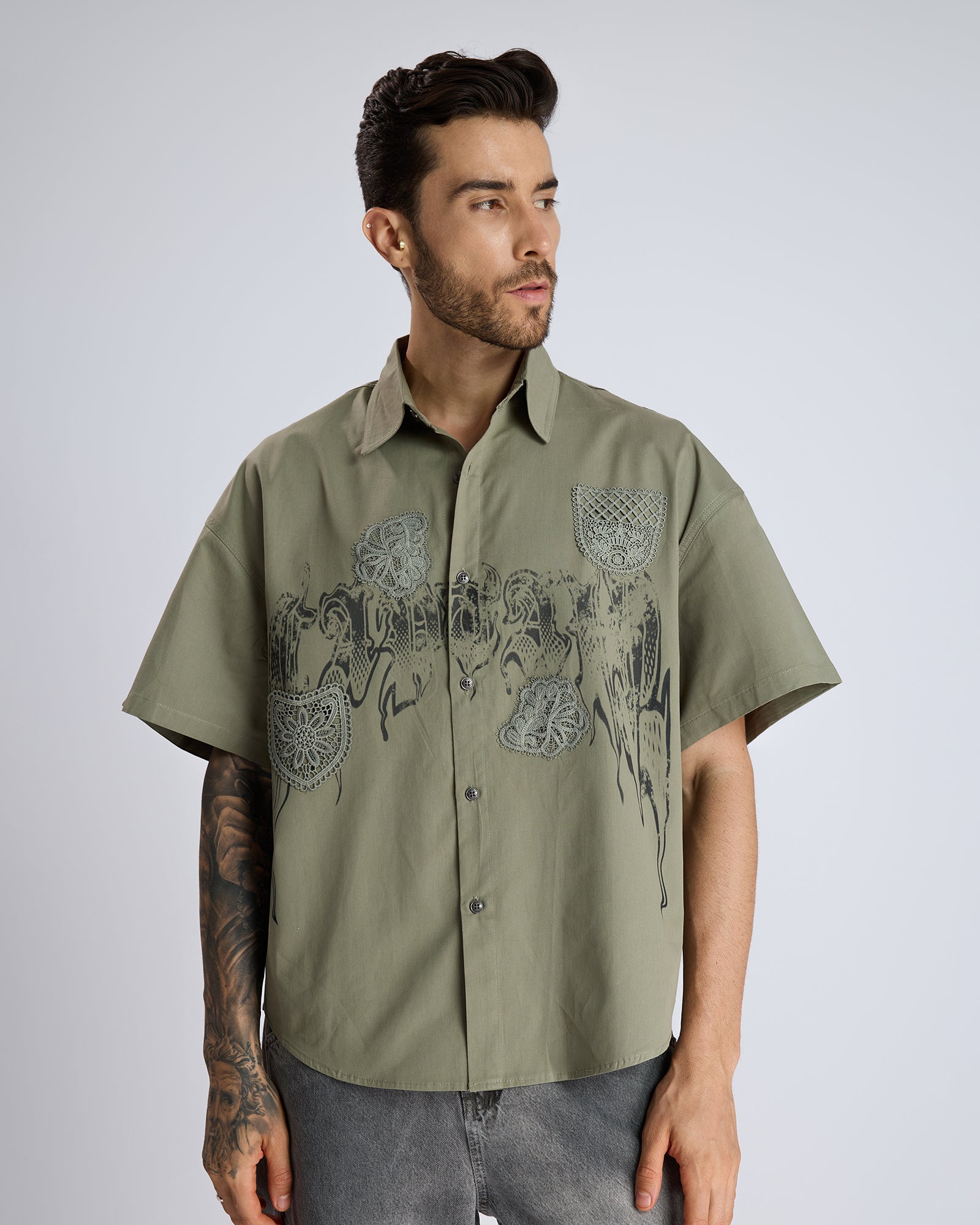 EMBROIDERED SHIRT WITH ABSTRACT DETAIL