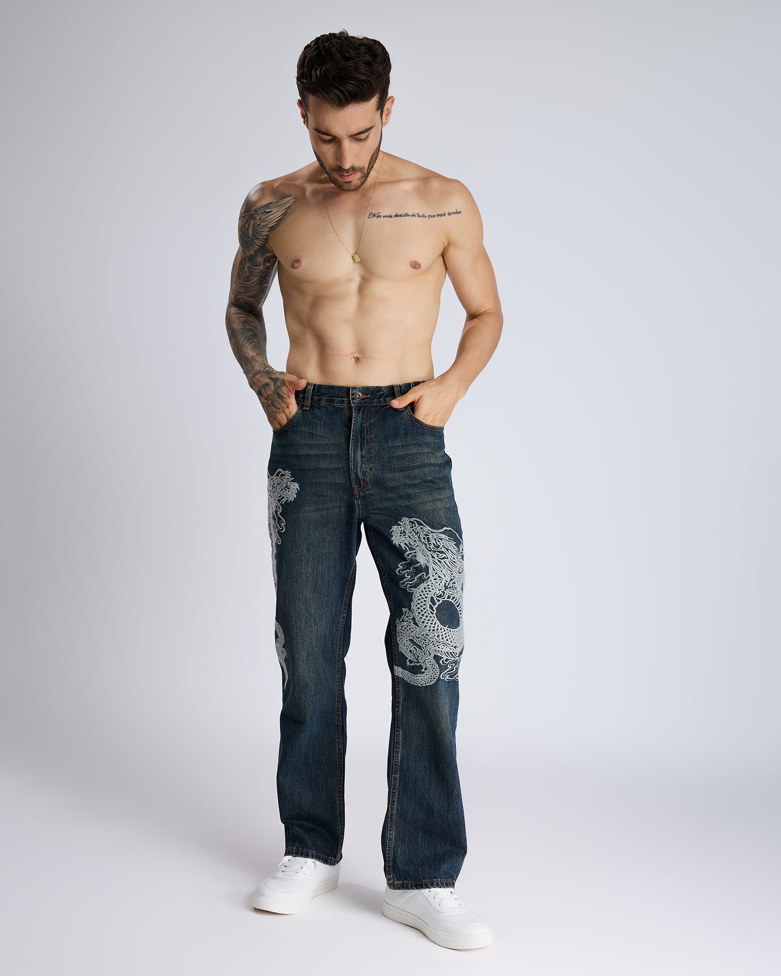 STRAIGHT-LEG JEANS WITH DRAGON EMBROIDERY