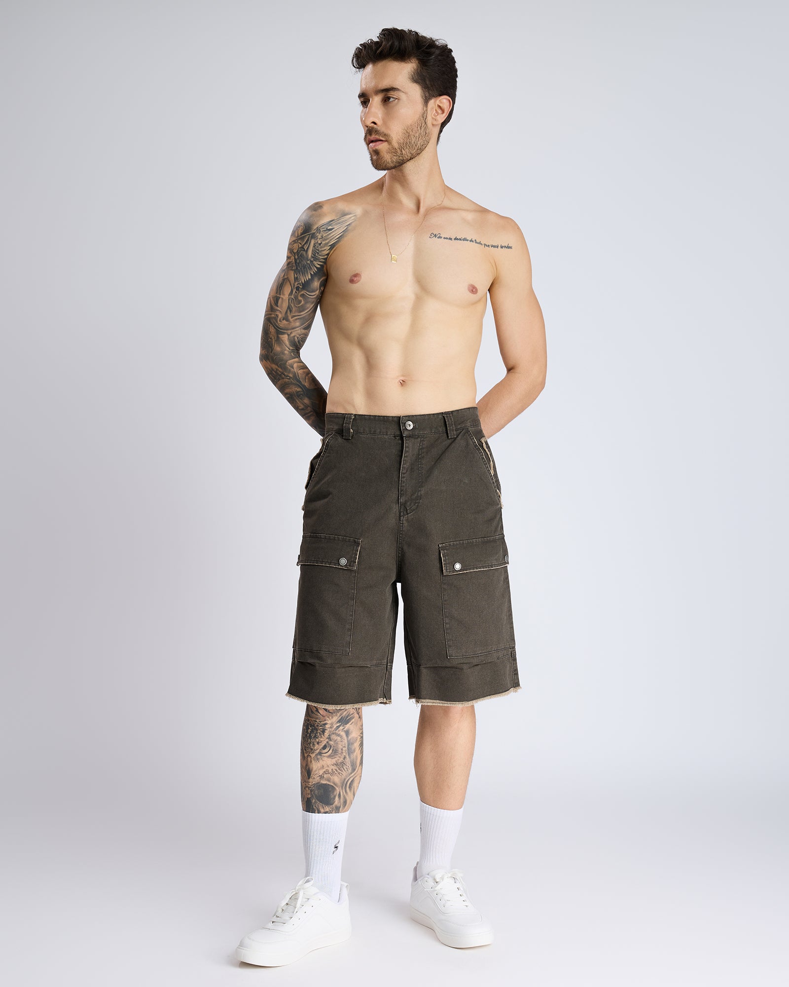 CARGO POCKET DENIM SHORTS
