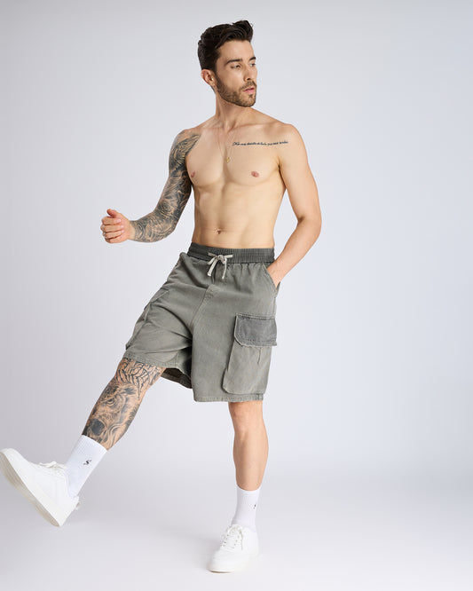 OVERSIZED FLAP-POCKET SHORTS
