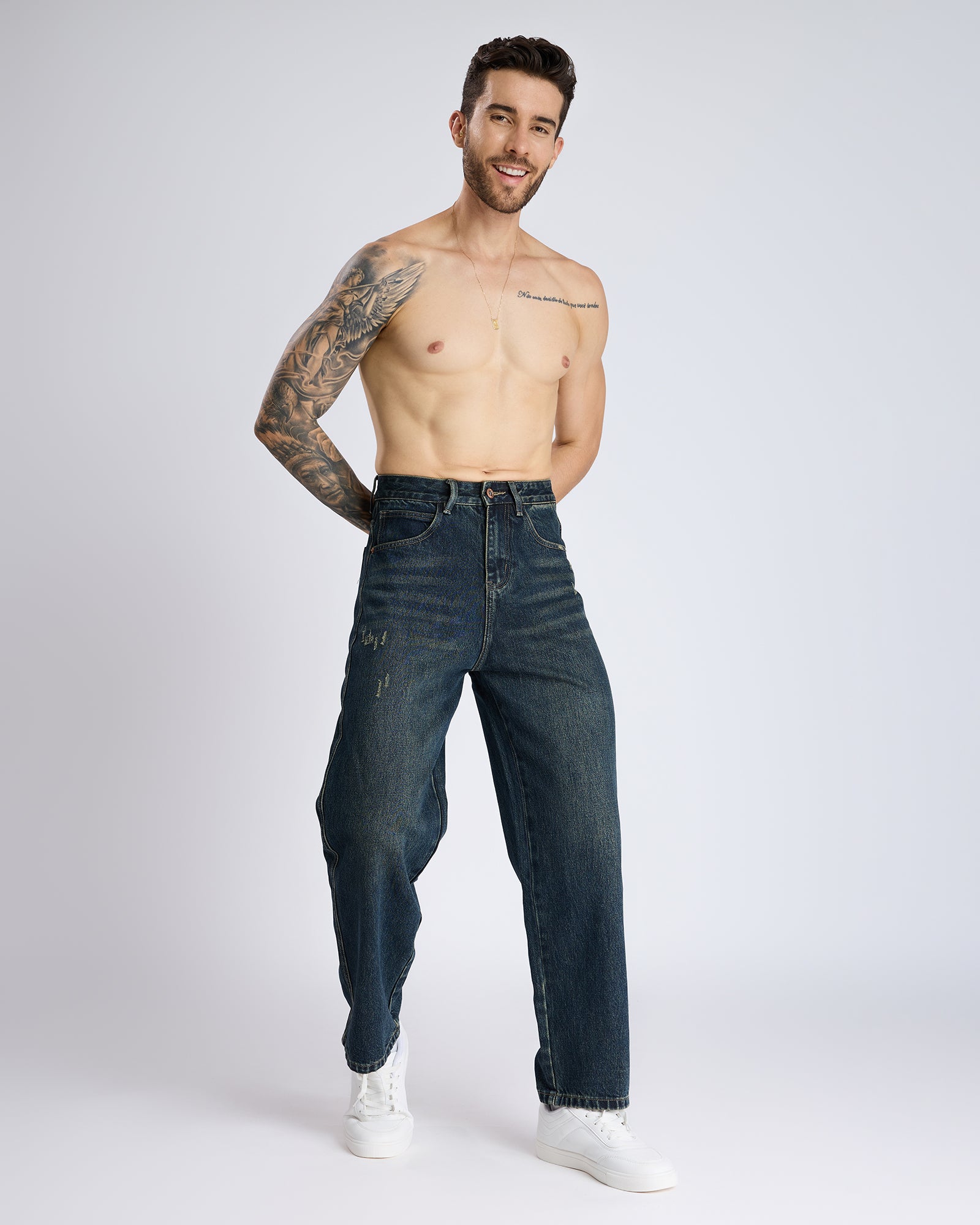 STRAIGHT-LEG MID-WASH JEANS