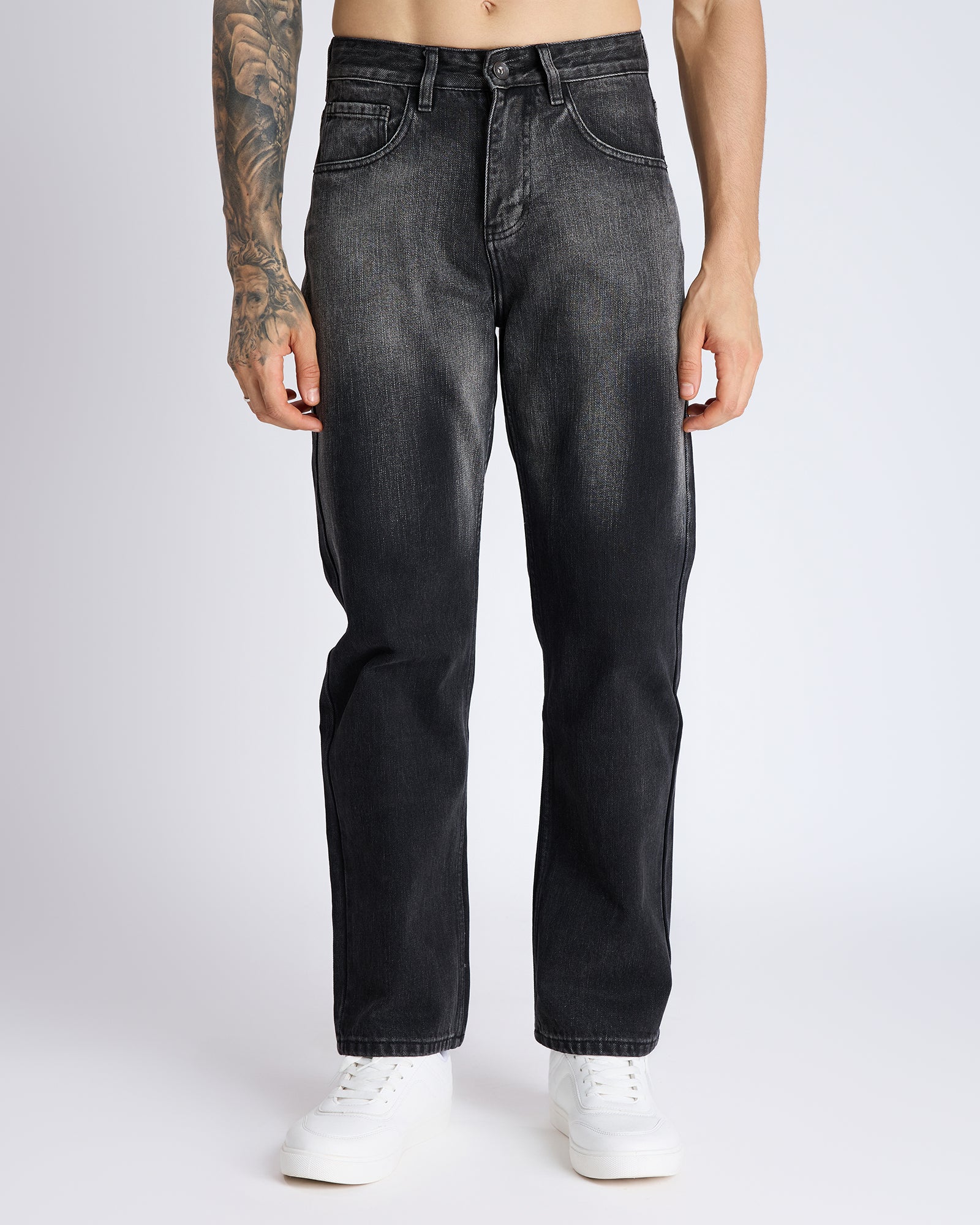 STRAIGHT-LEG BAGGY JEANS WITH VINTAGE FADE