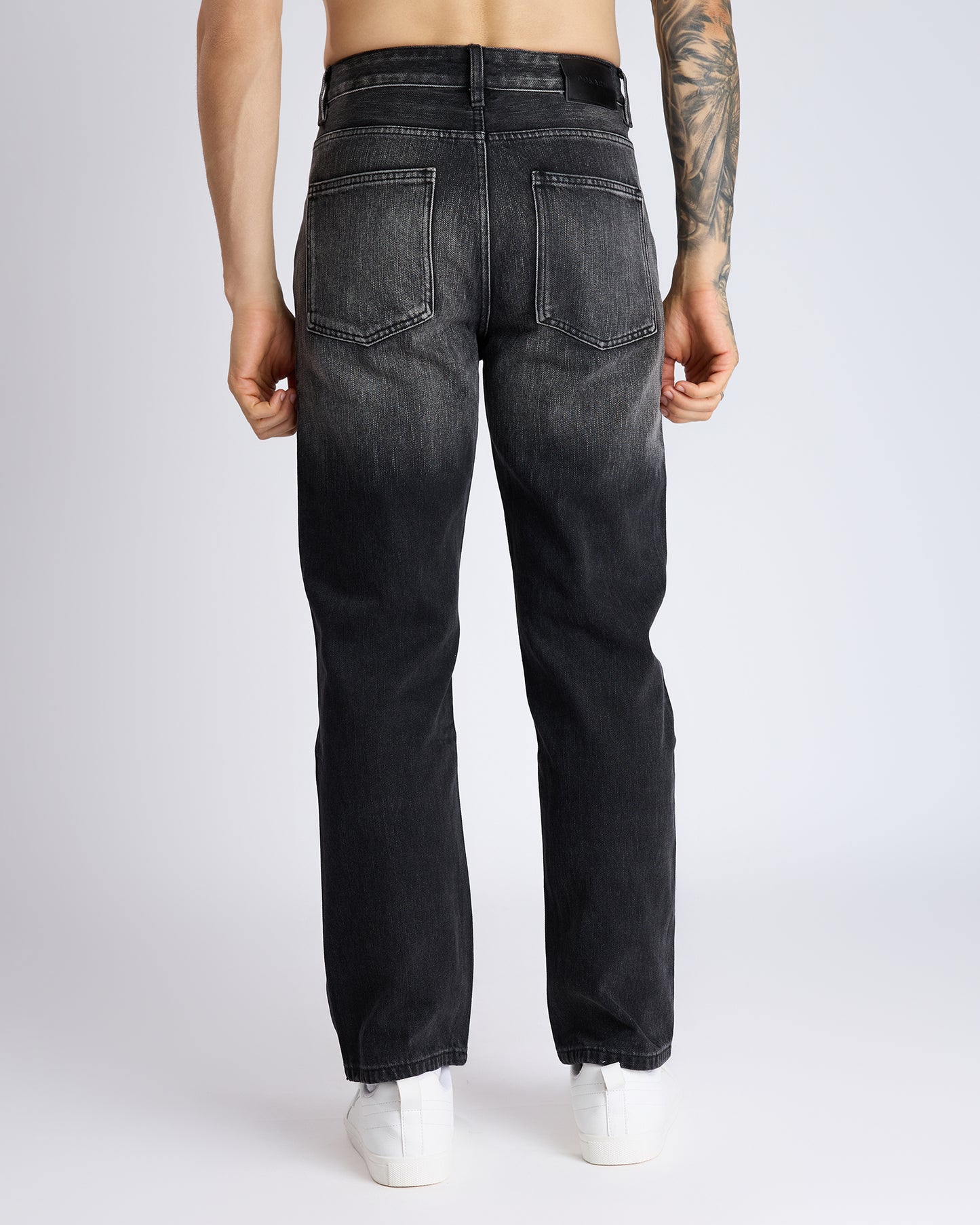 STRAIGHT-LEG BAGGY JEANS WITH VINTAGE FADE