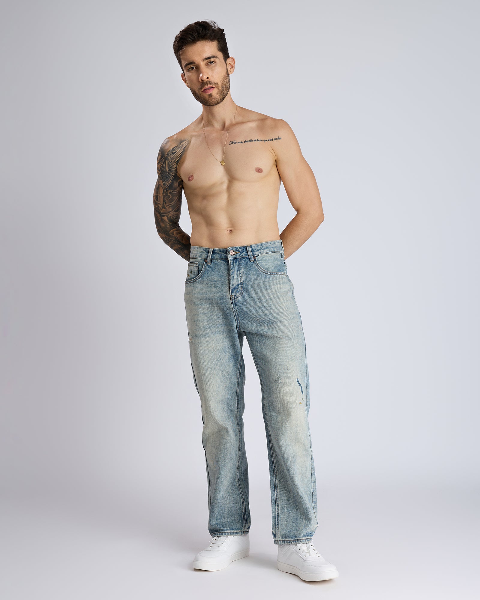 LIGHT BLUE STRAIGHT-LEG JEANS