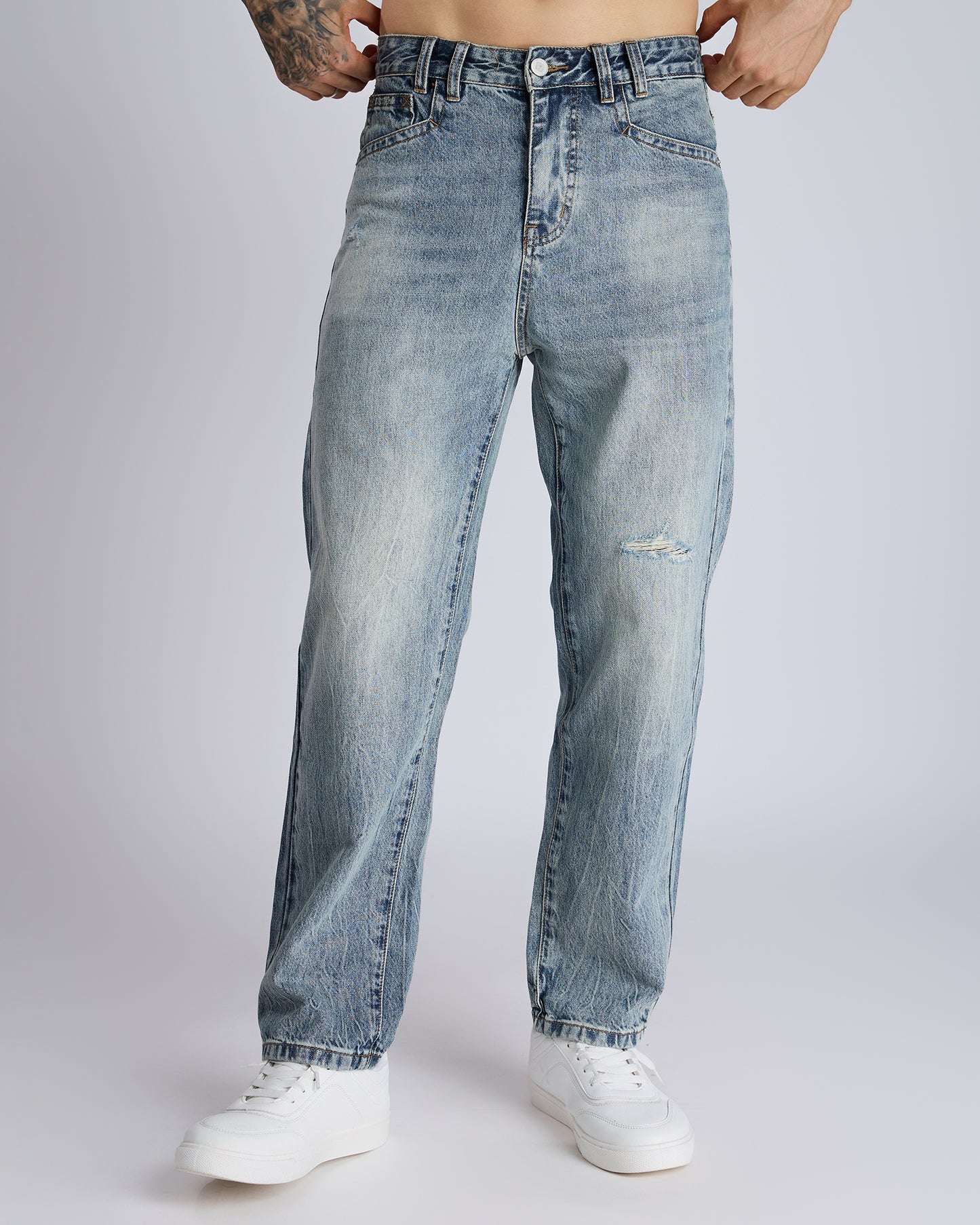 STRAIGHT-LEG JEANS IN FADED BLUE