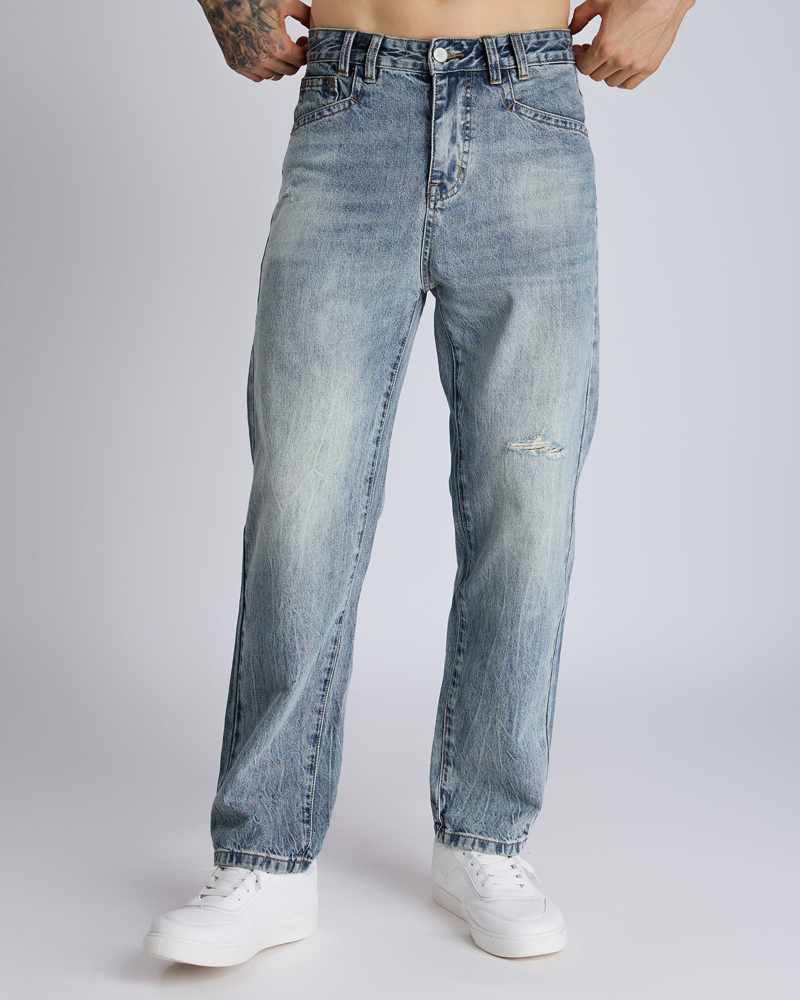 STRAIGHT-LEG JEANS IN FADED BLUE