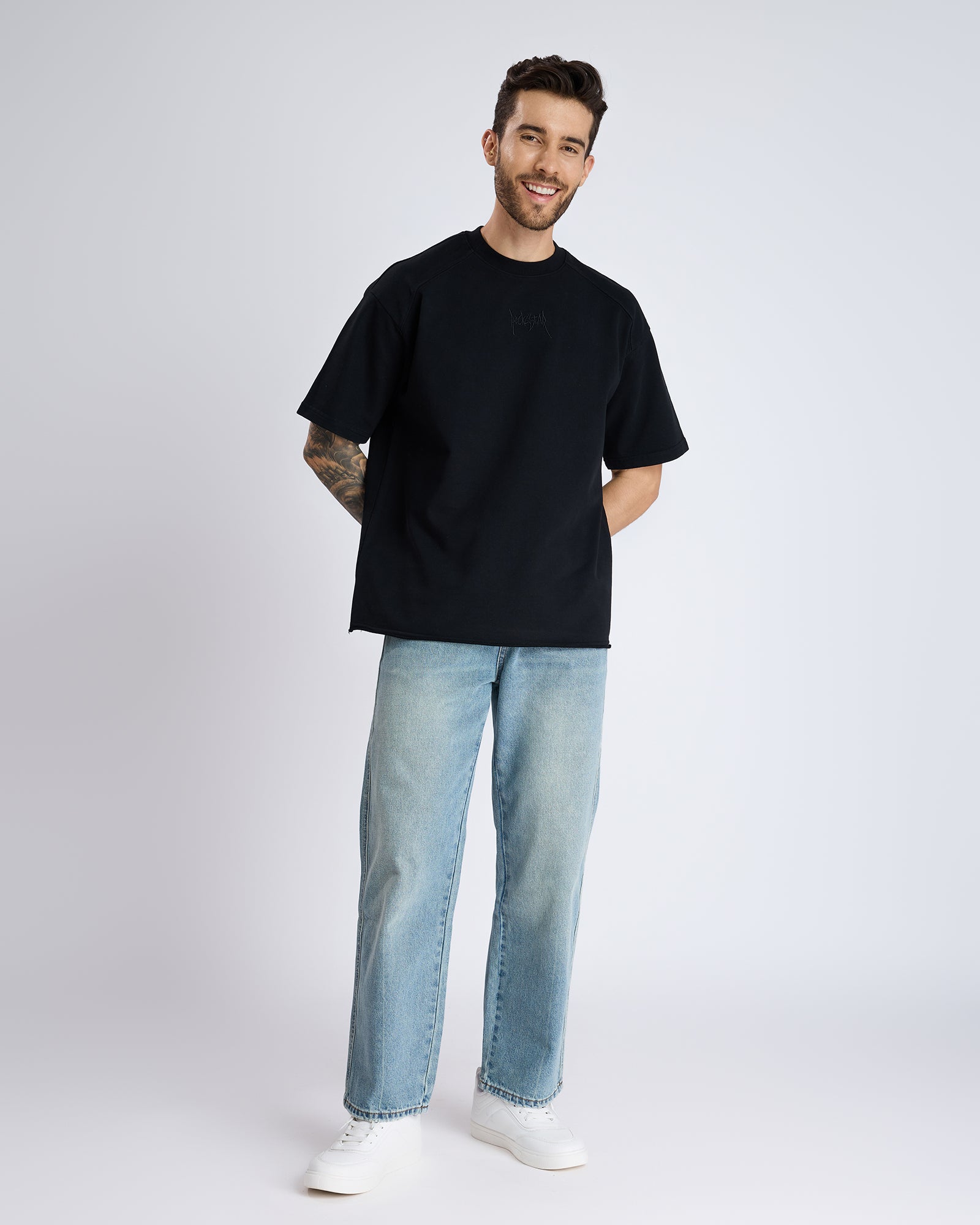 BASIC OVERSIZED BLACK T-SHIRT