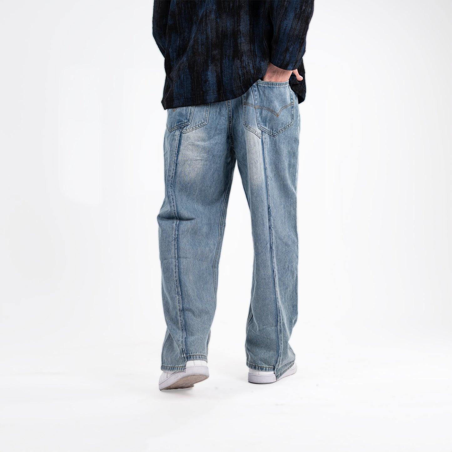 Men's Light Wash Wide-Leg Jeans