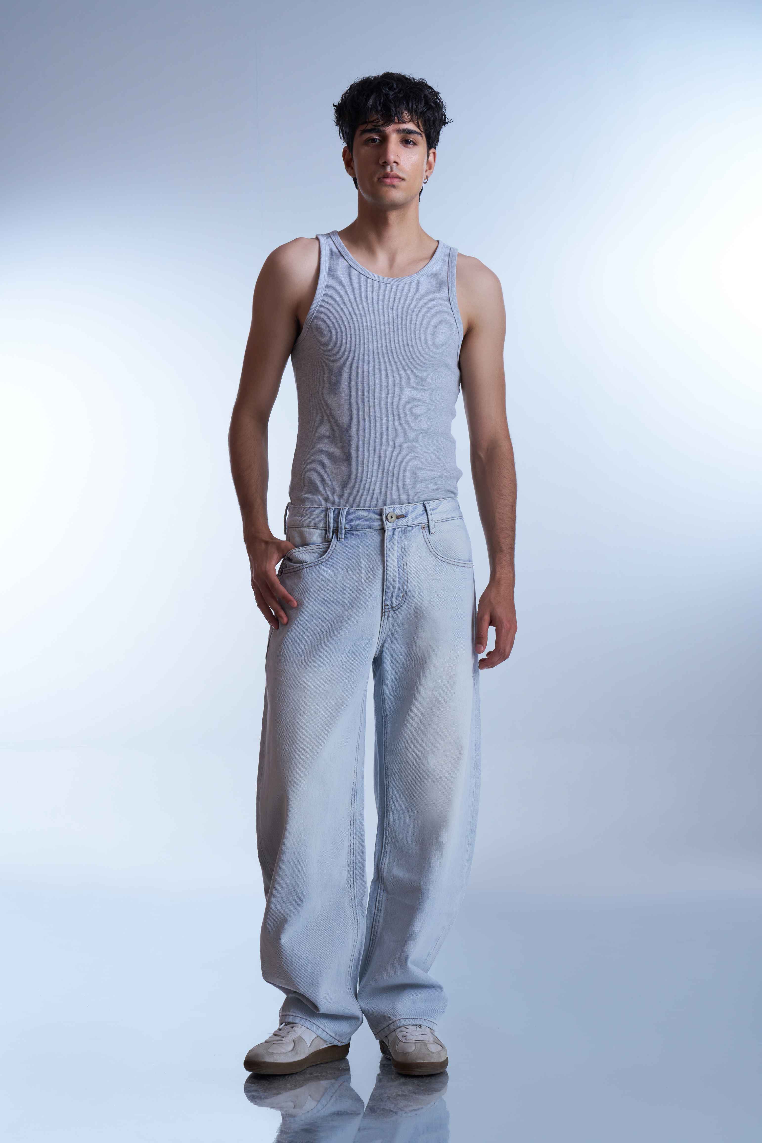 Ice Wash Relaxed Jeans