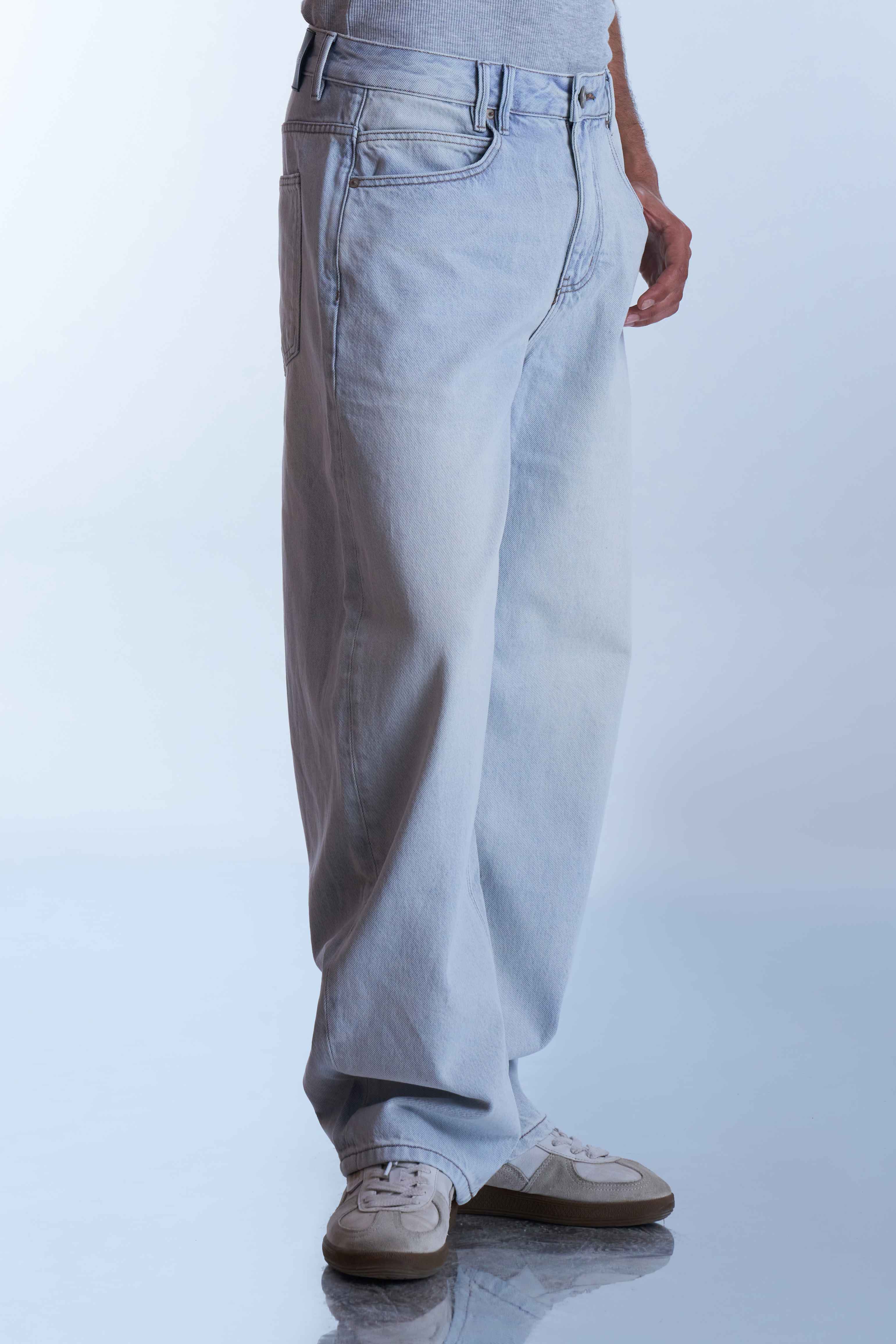 Ice Wash Relaxed Jeans-thumbmail-4