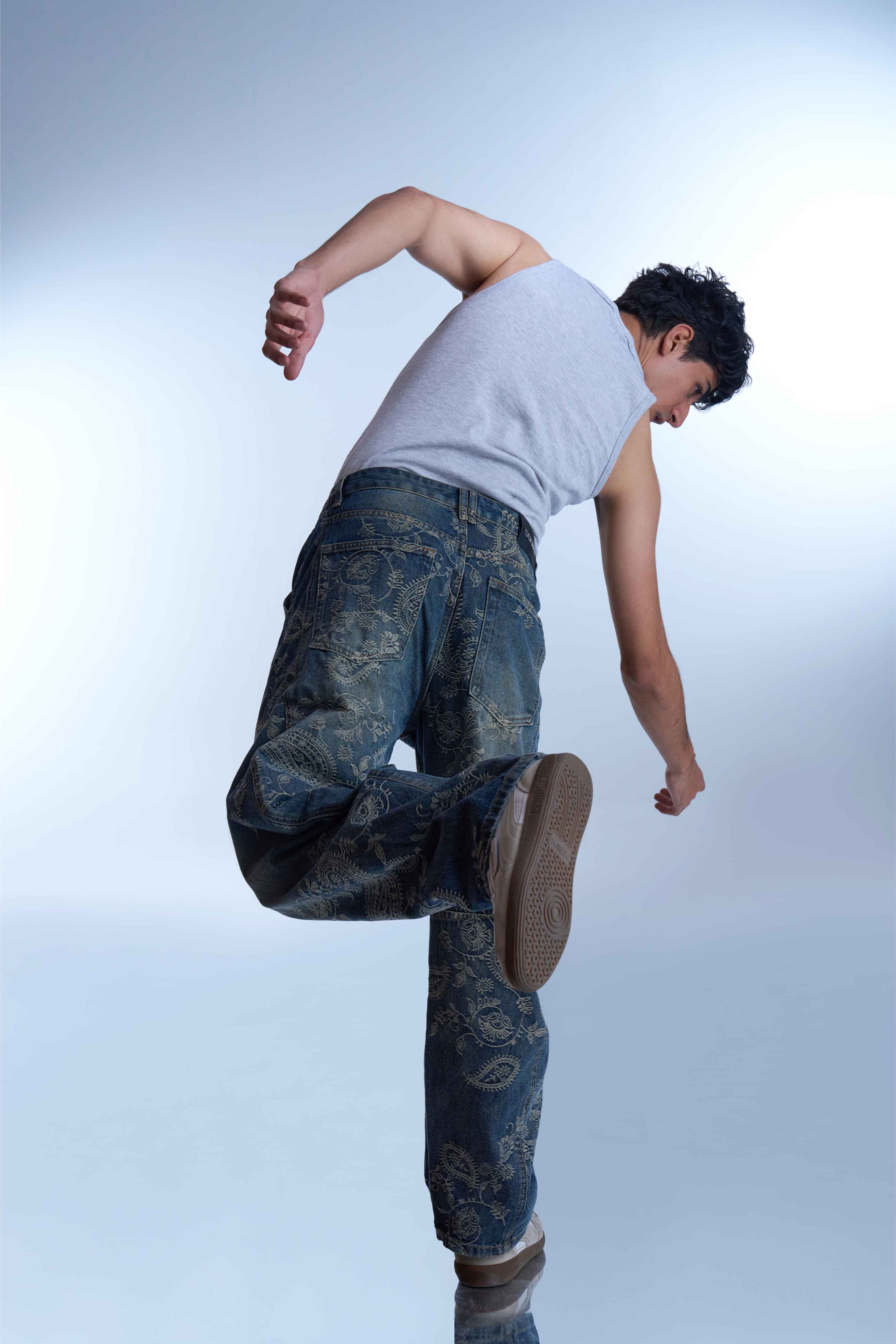 Dokarh Vintage Wash Embroidered Jeans-thumbmail-3