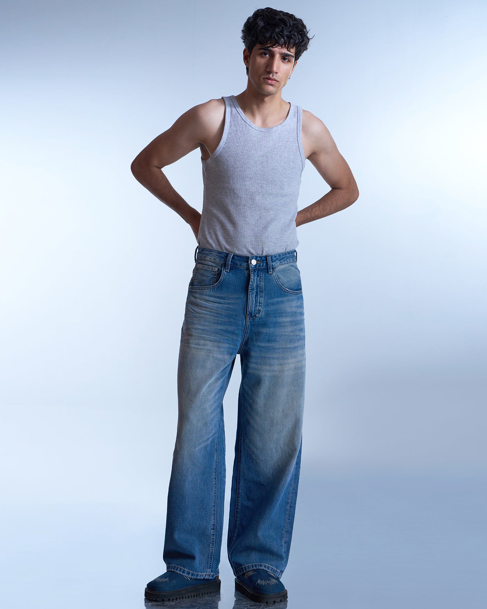 Dokarh Light-Wash Wide-Leg Jeans-thumbmail-7