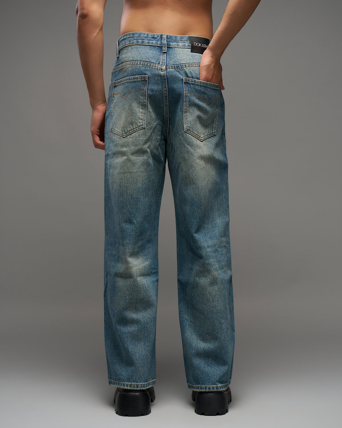 Vintage Wash Relaxed Jeans-thumbmail-4