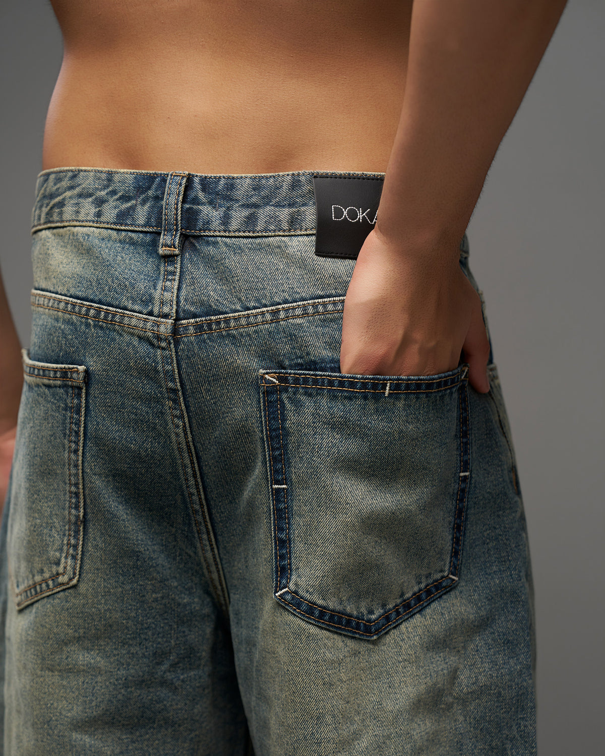 Relaxed Wide-Leg Jeans-thumbmail-5