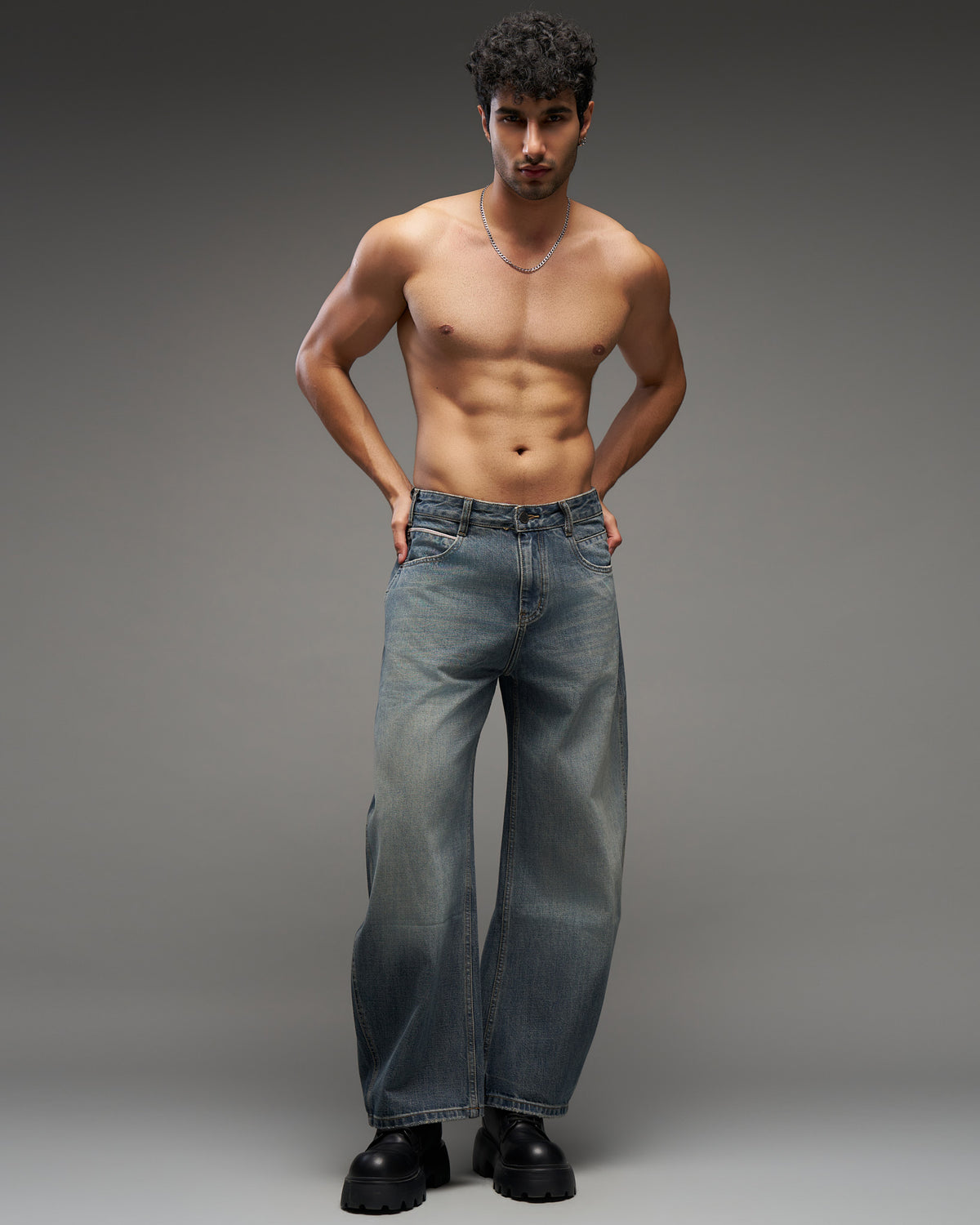 Faded Wide-Leg Jeans-thumbmail-1