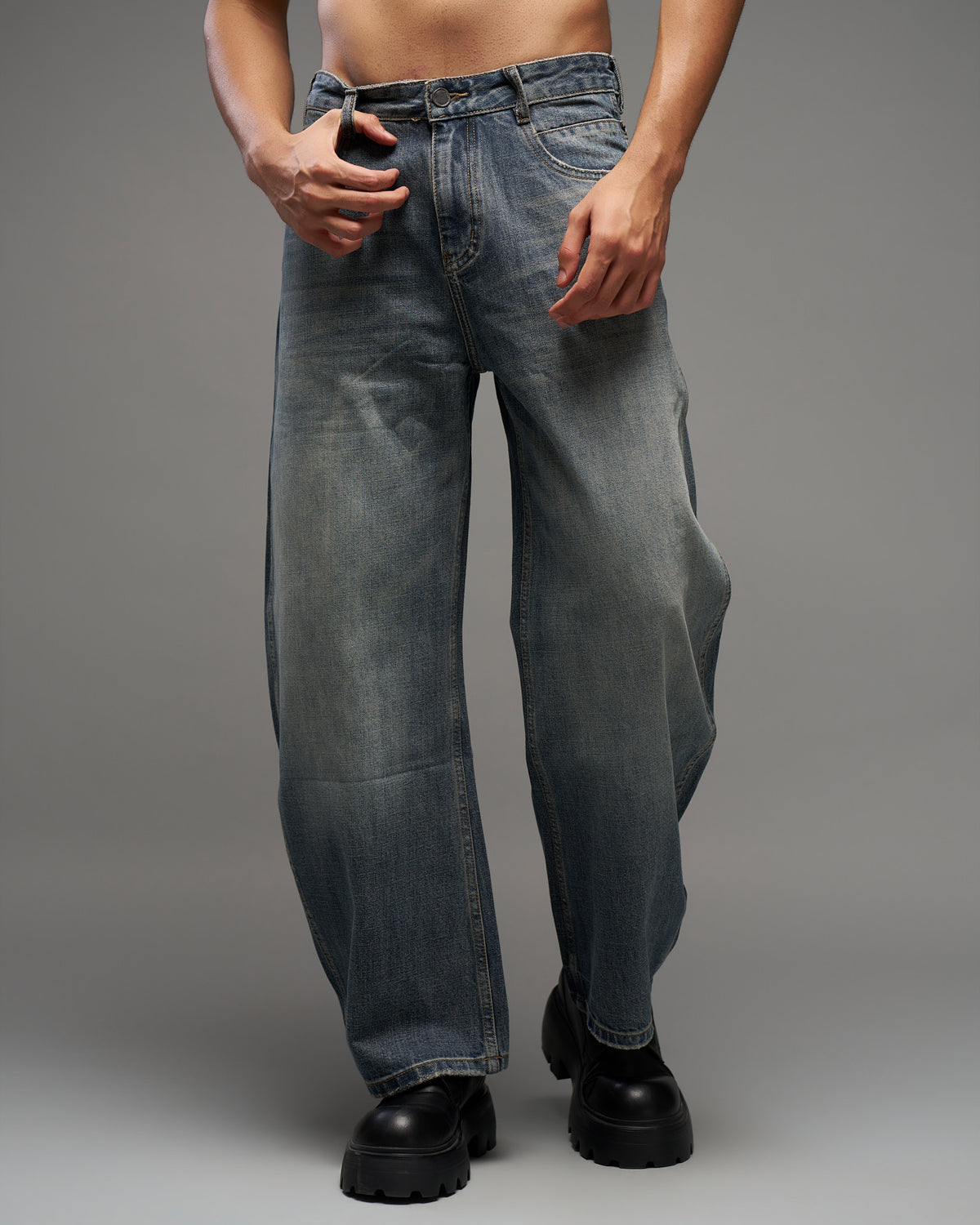 Faded Wide-Leg Jeans-thumbmail-2