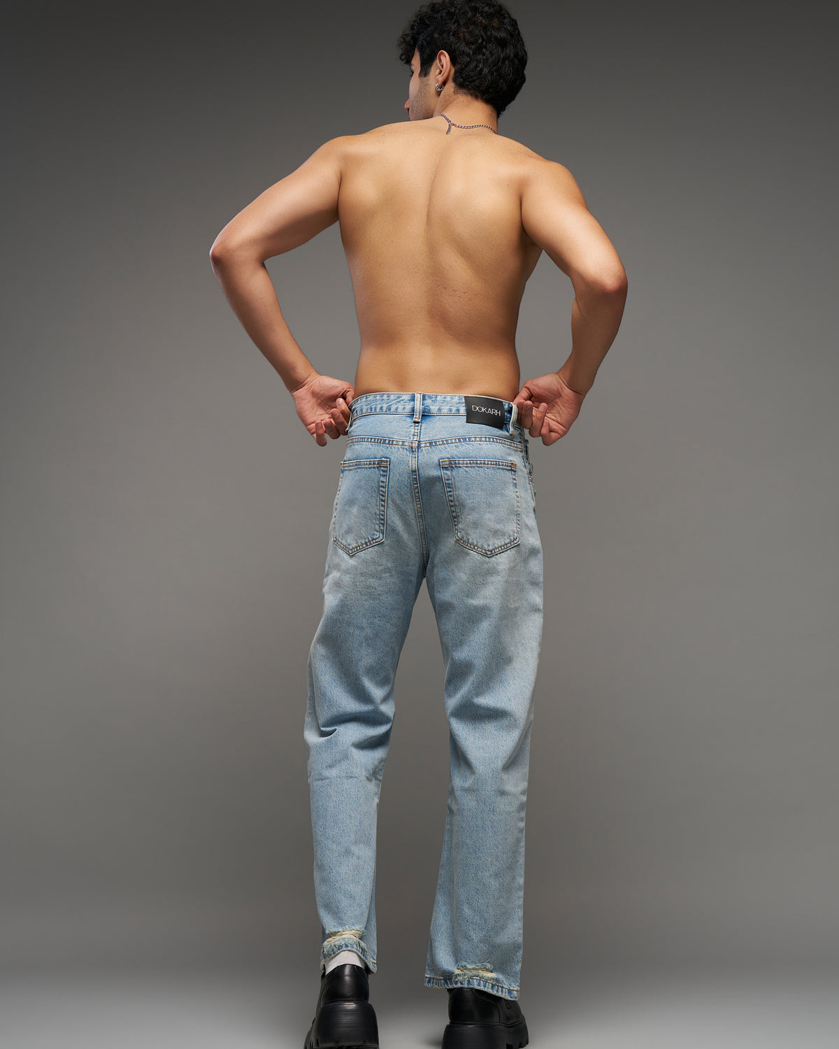 Relaxed Straight-Leg Jeans-thumbmail-5
